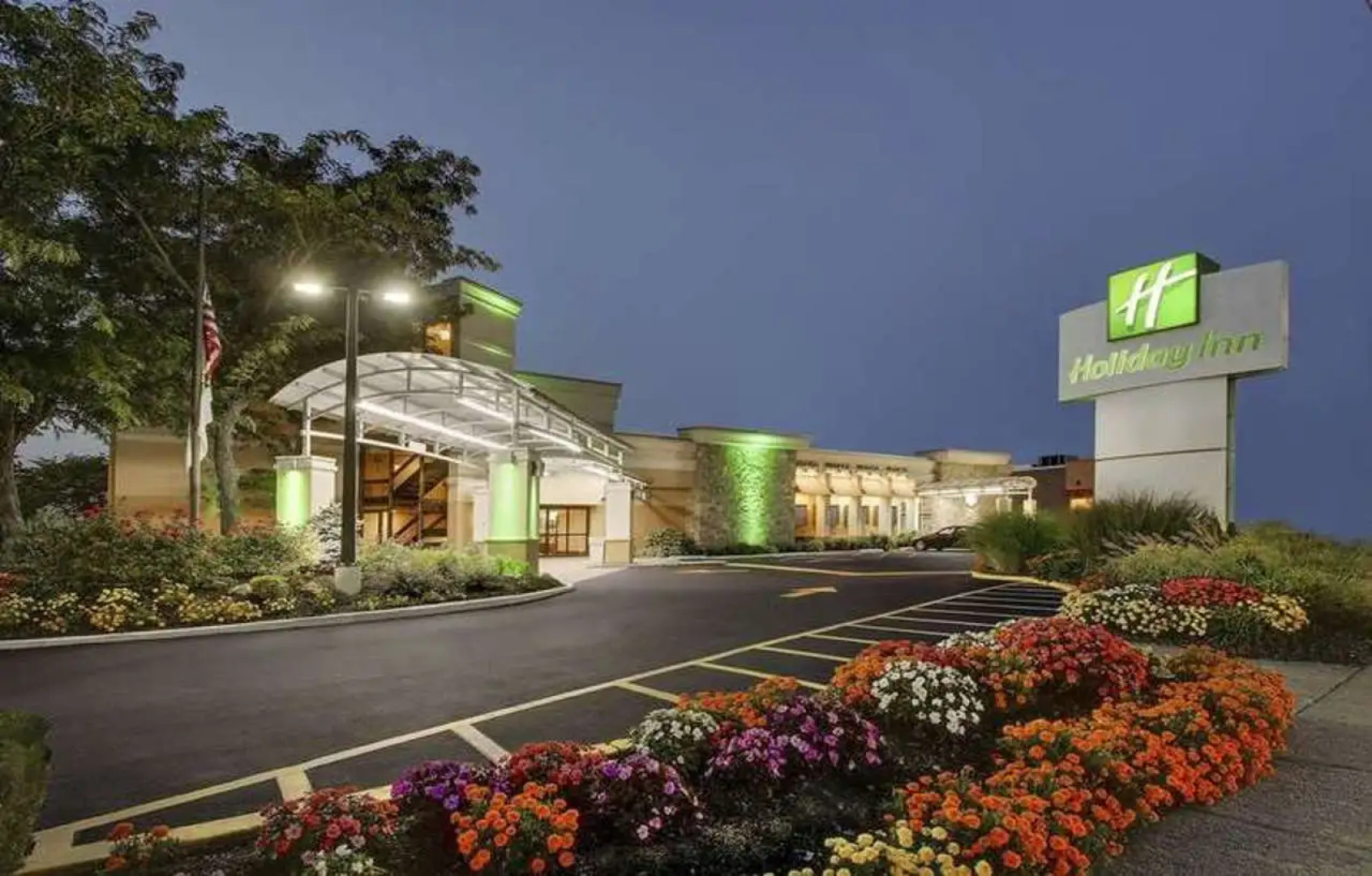 Holiday Inn Westbury - Long Island by IHG