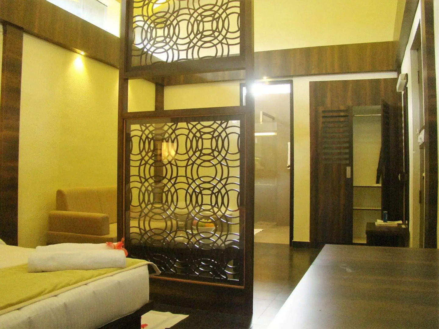 The Mountain Courtyard Thekady