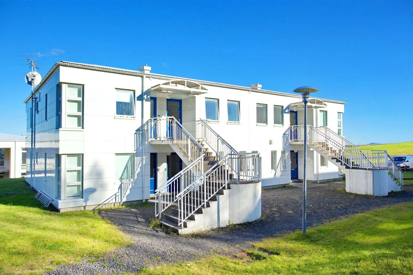 Golden Circle Apartments