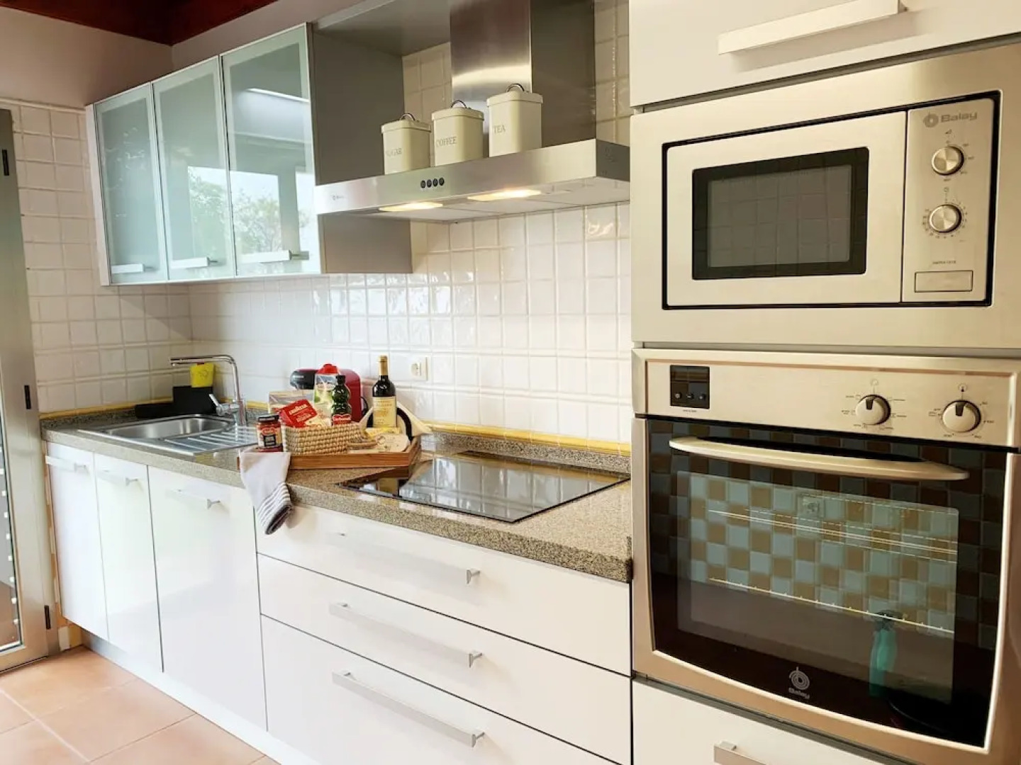 Prime Sea and Mountain views Home with pool