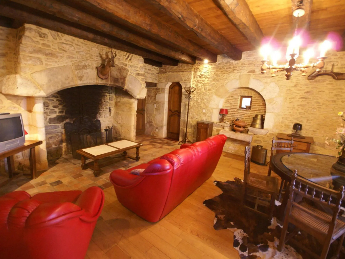 Lovely Périgord Holiday Home in Private Forest in Stunning Surroundings of Besse