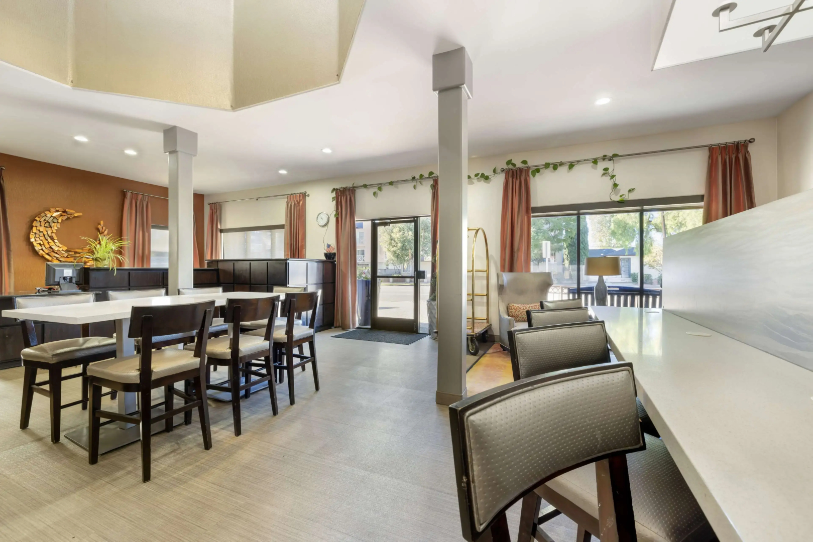 Best Western Royal Palace Inn & Suites
