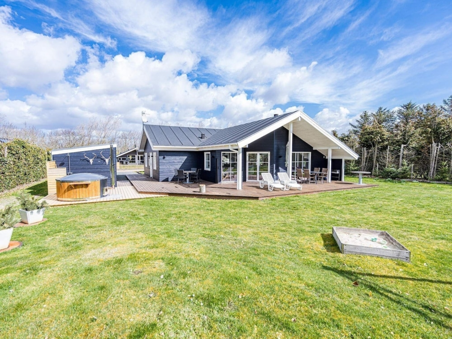 6 Person Holiday Home in Tarm