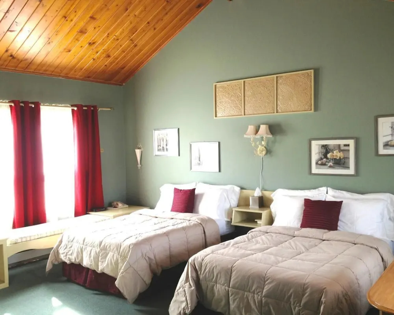 Vinehurst Inn And Suites