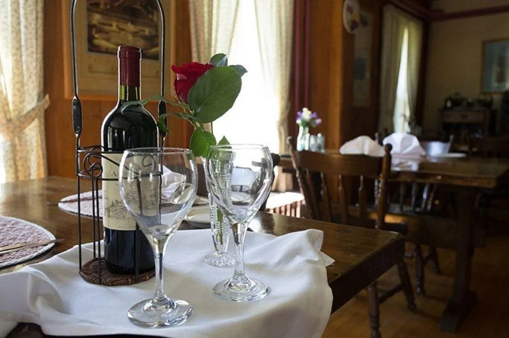 Casa Bella Inn & Restaurant