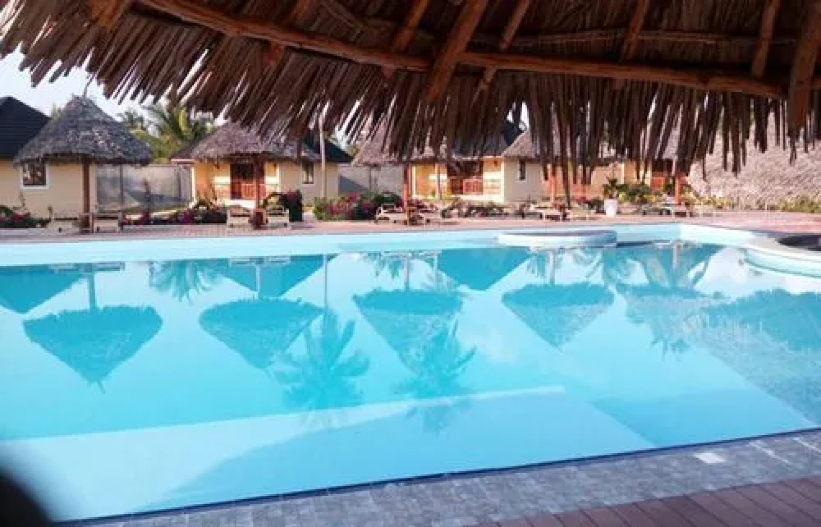 Khulala Ocean Blue Bungalows