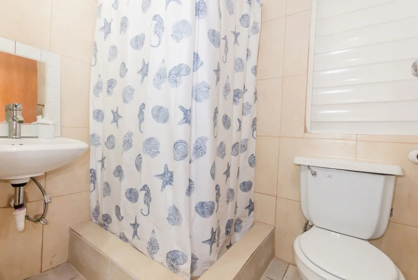 Coastal Express Inn & Suites #1 at 681 Ocean Drive