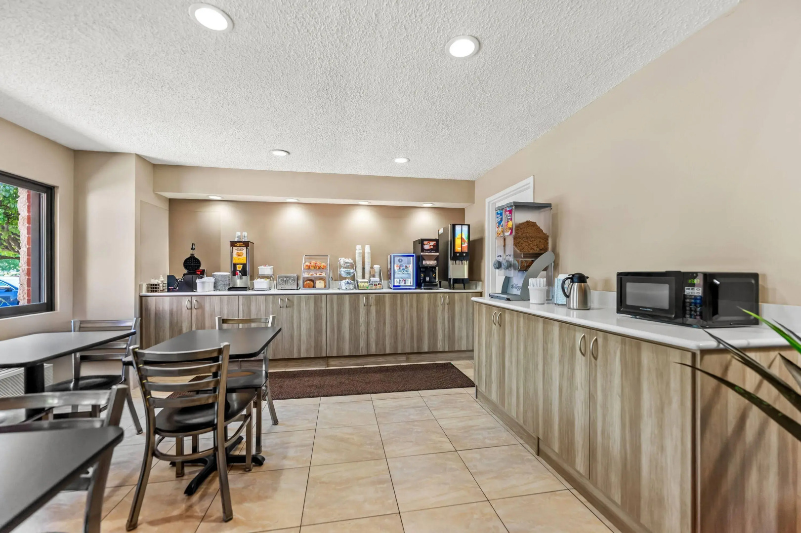 Super 8 by Wyndham Elgin