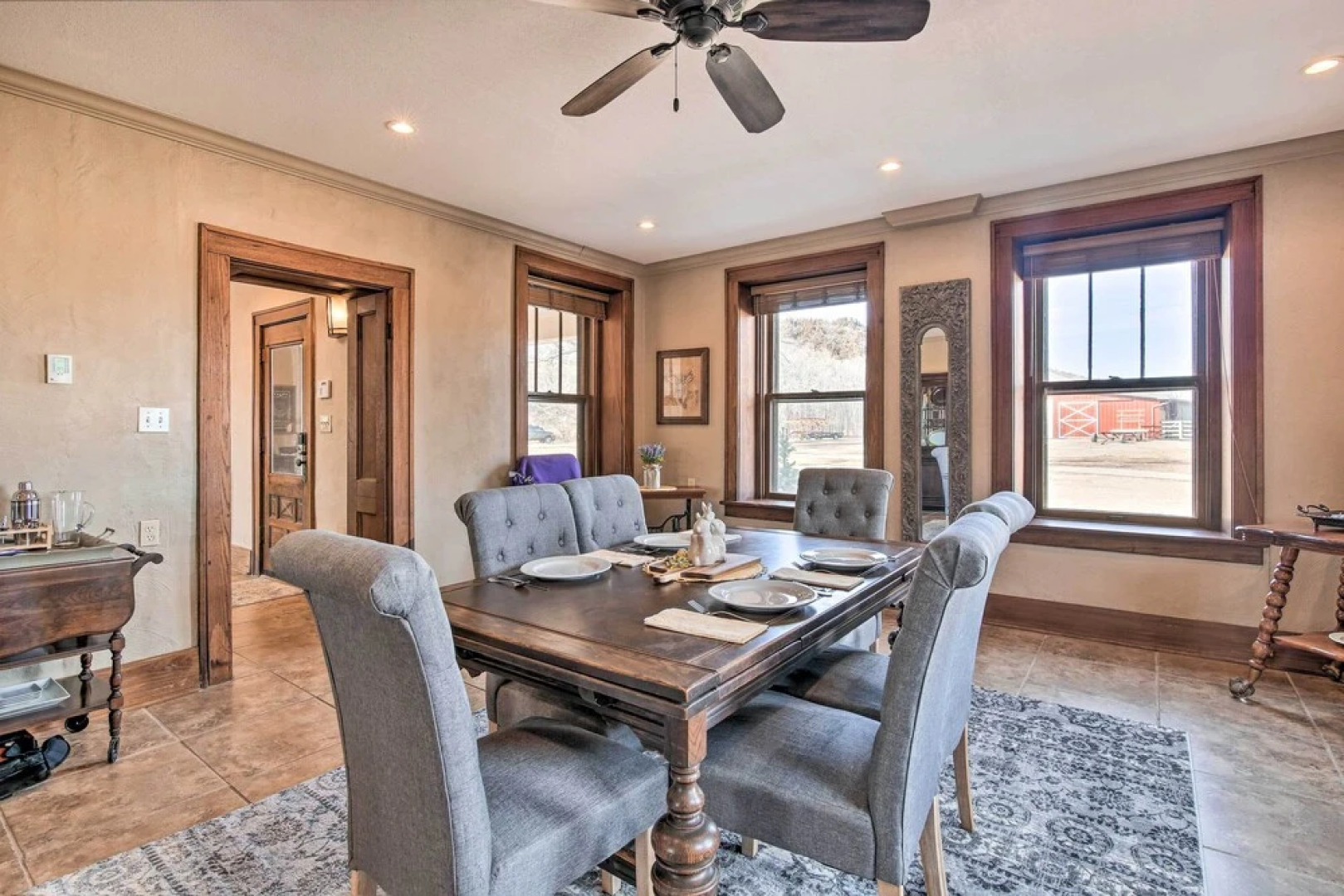 Pet-friendly Home: Grill & Fire Pit in Manhattan