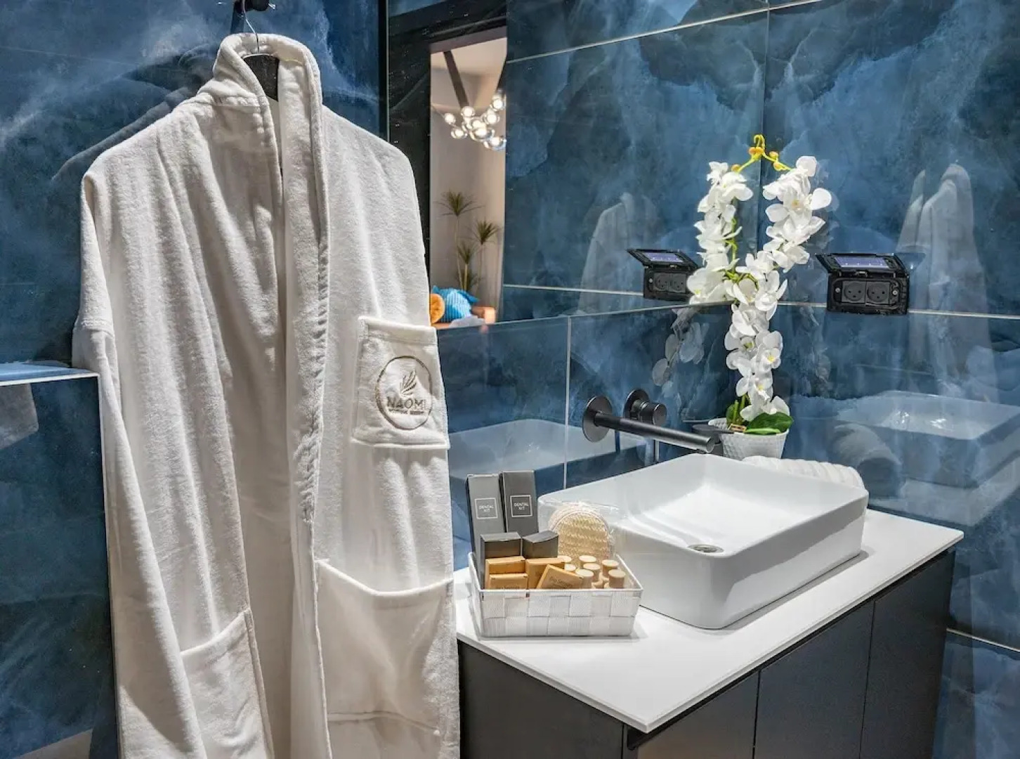 Naomi Boutique Suites