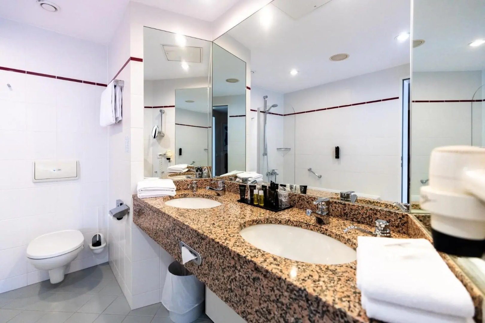 Globana Airport Hotel