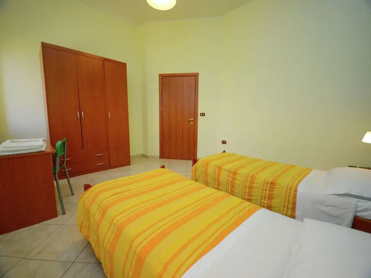 Apartment With Lovely Pool