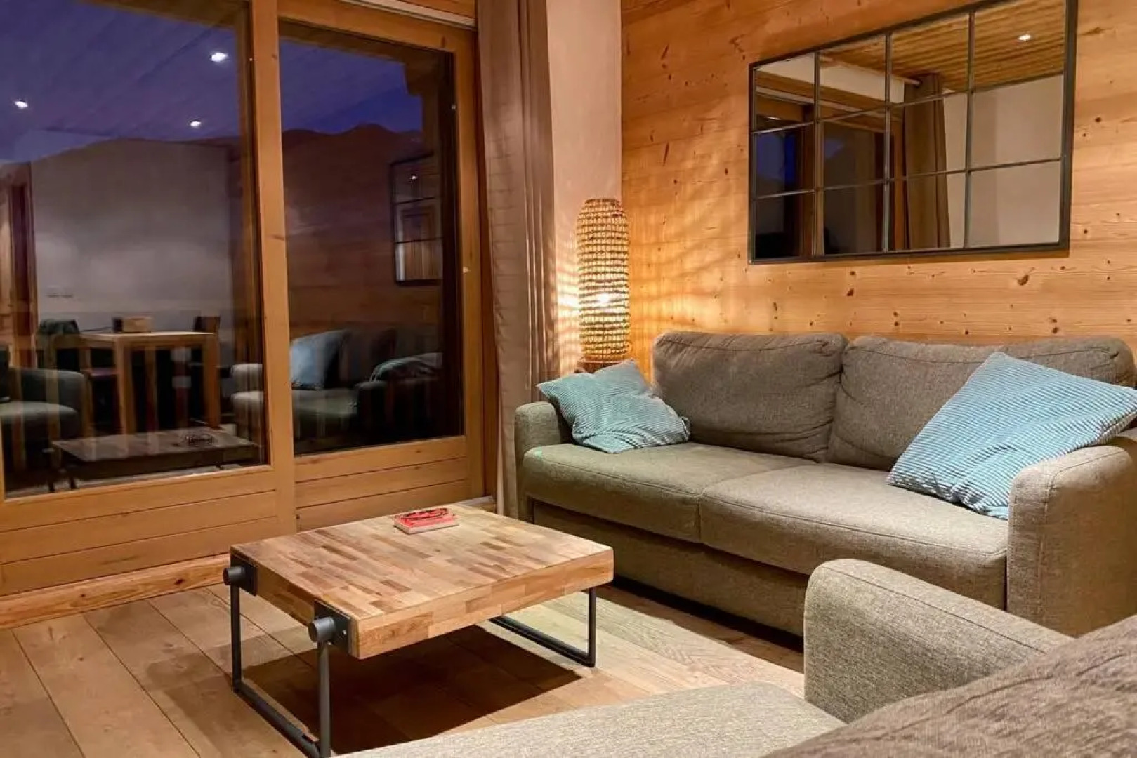 Vue panoramique sur les montagnes plein Sud - T2 Skis aux pieds, Piscine, Jacuzzi