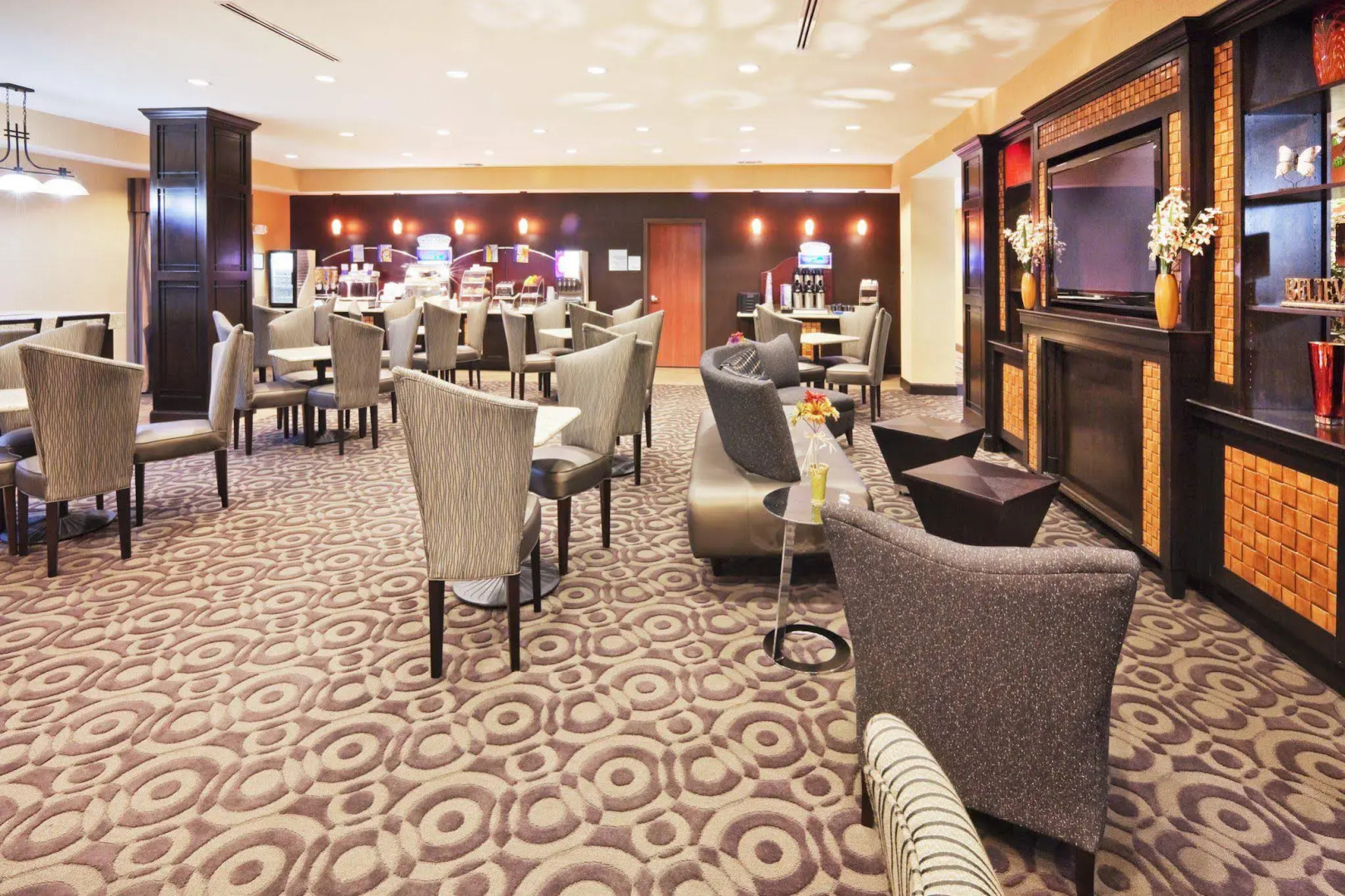 Holiday Inn Express & Suites Denton North by IHG