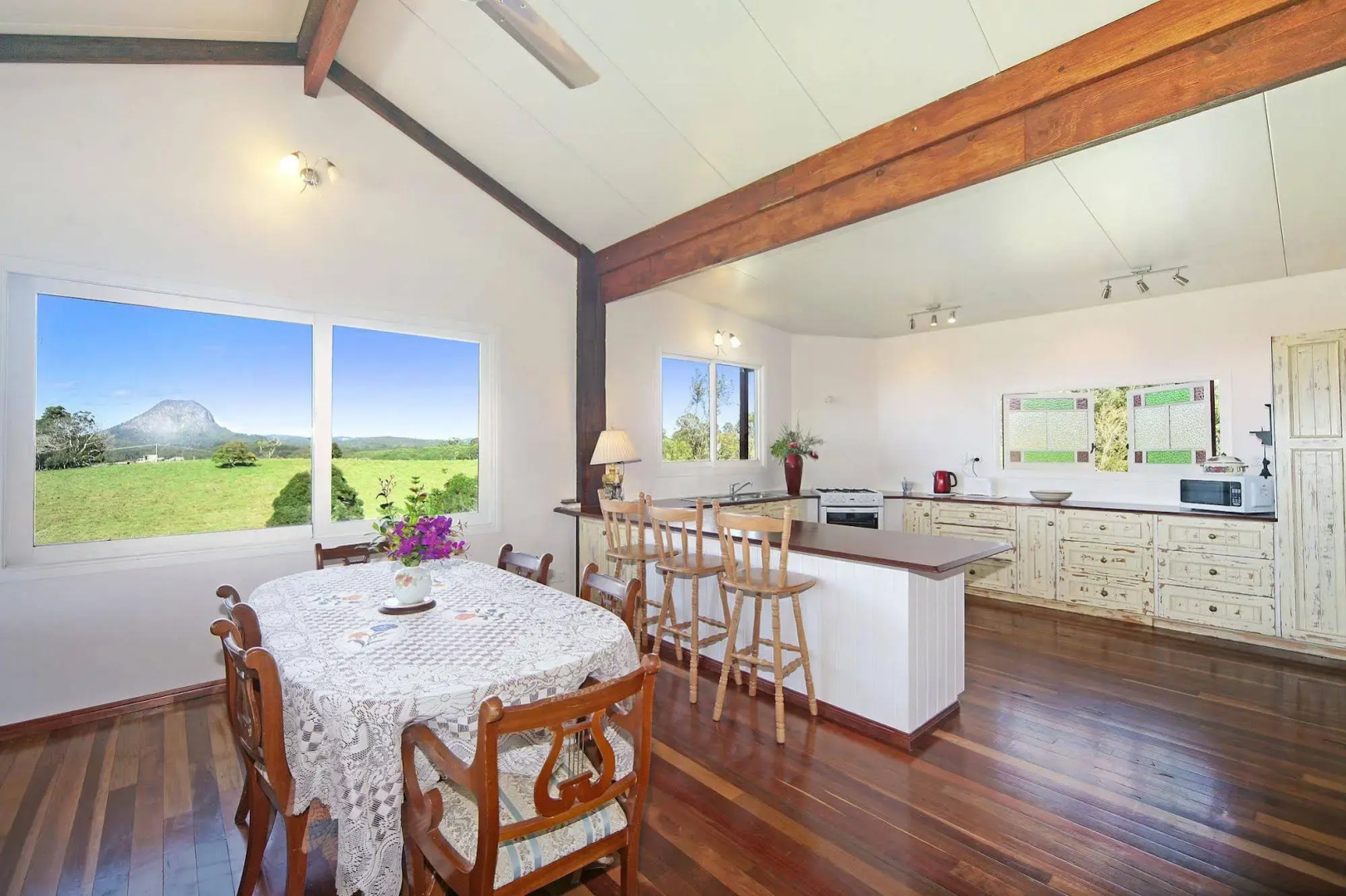 Отель Noosa Pomona Retreat