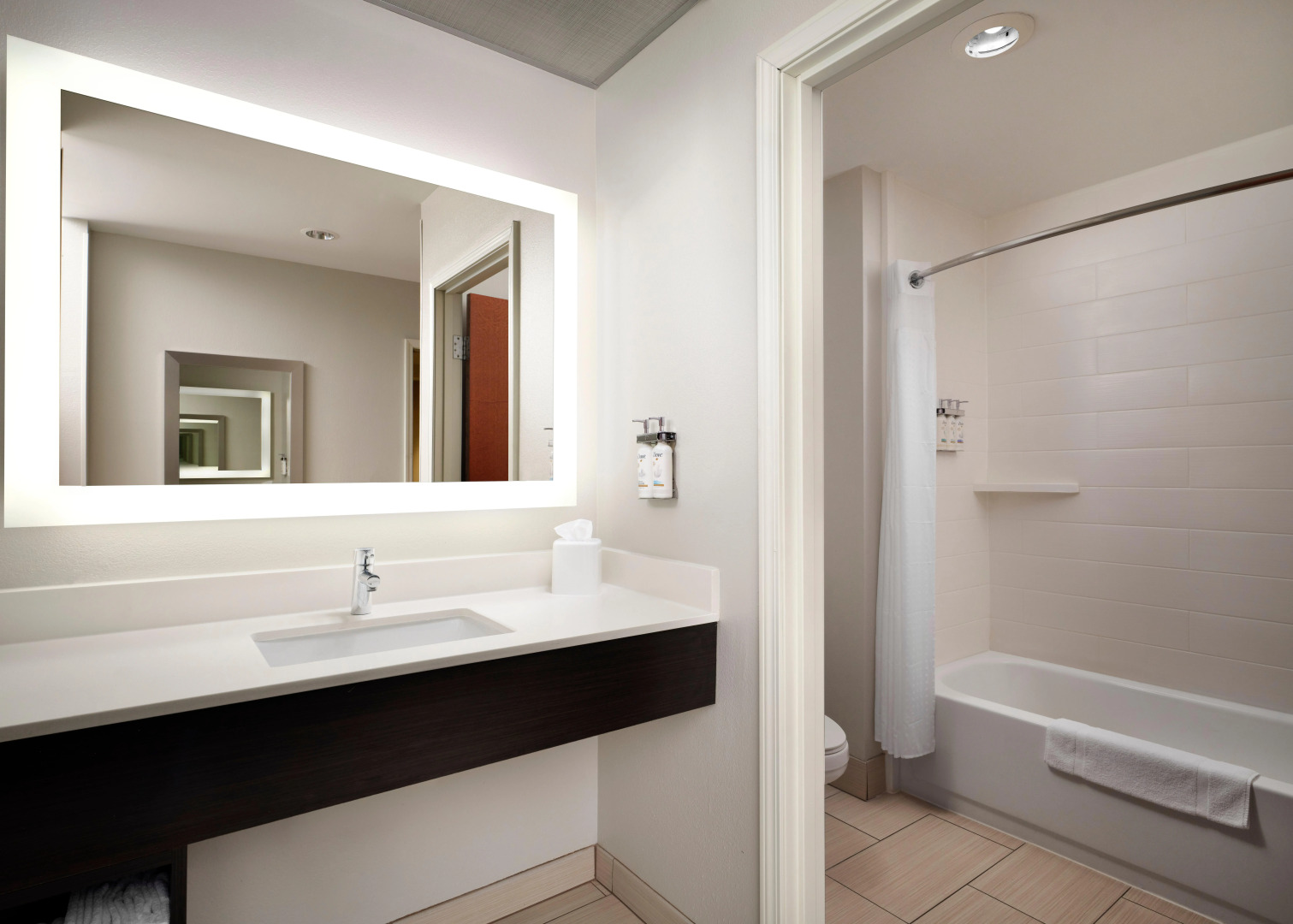 Holiday Inn Express & Suites New Orleans Airport South by IHG