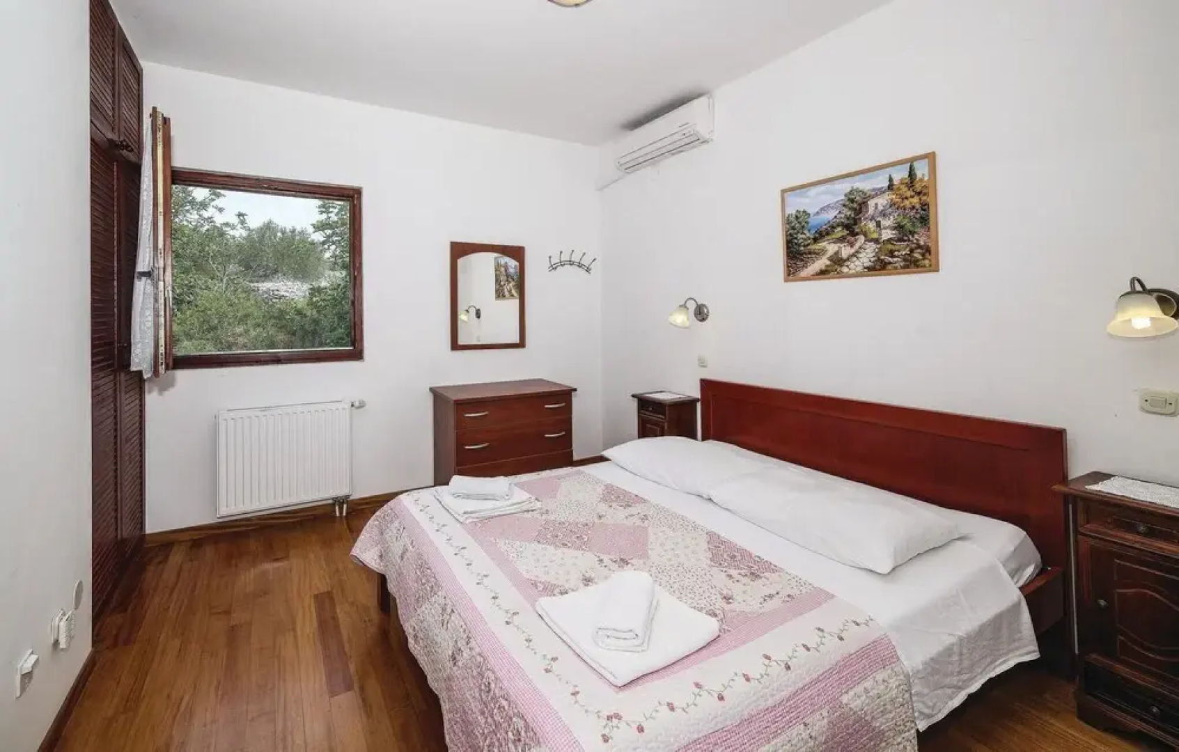 Beautiful Home in Drvenik Mali With Wifi and 5 Bedrooms