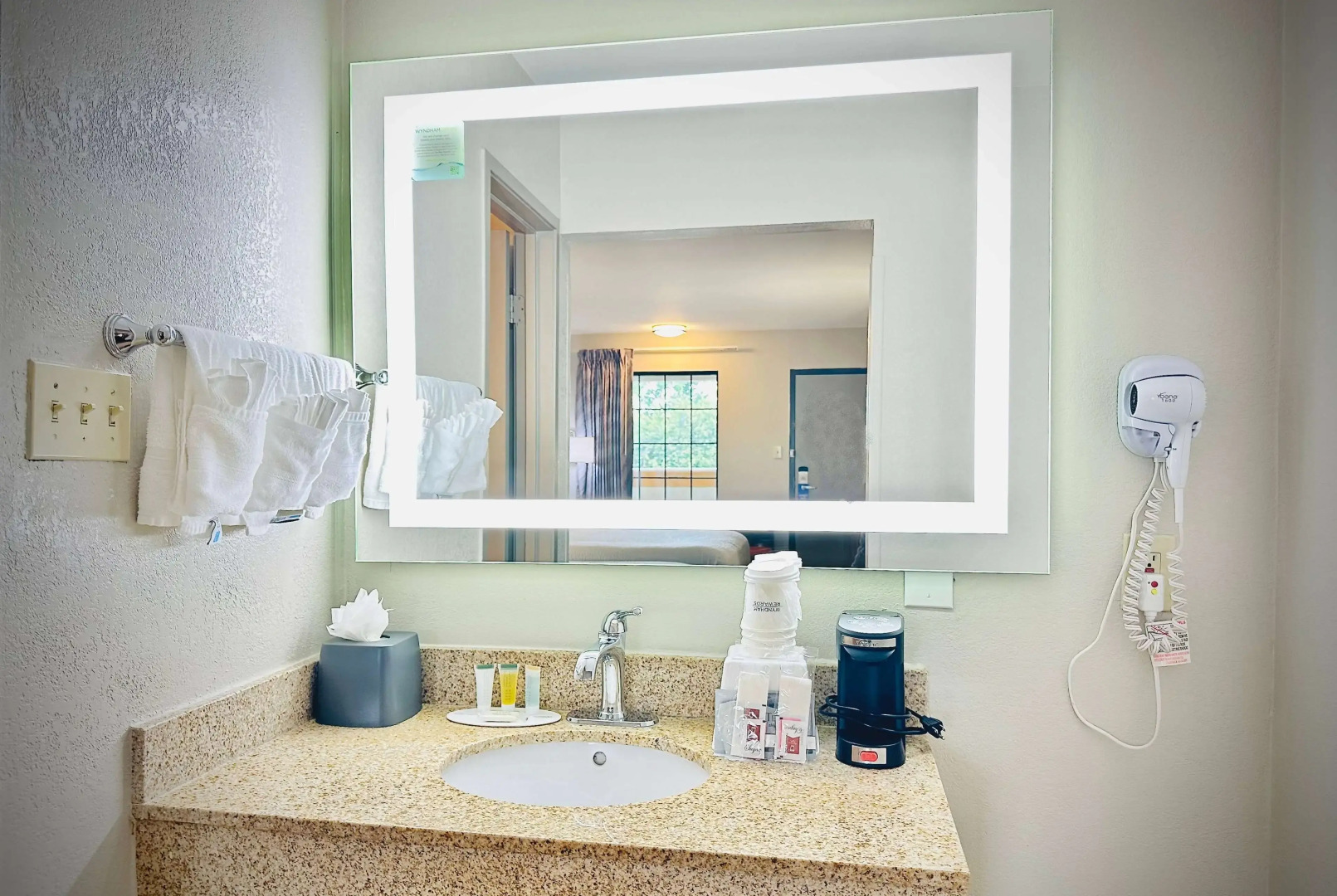 Days Inn by Wyndham WestEnd Alexandria,VA Washington DC Area