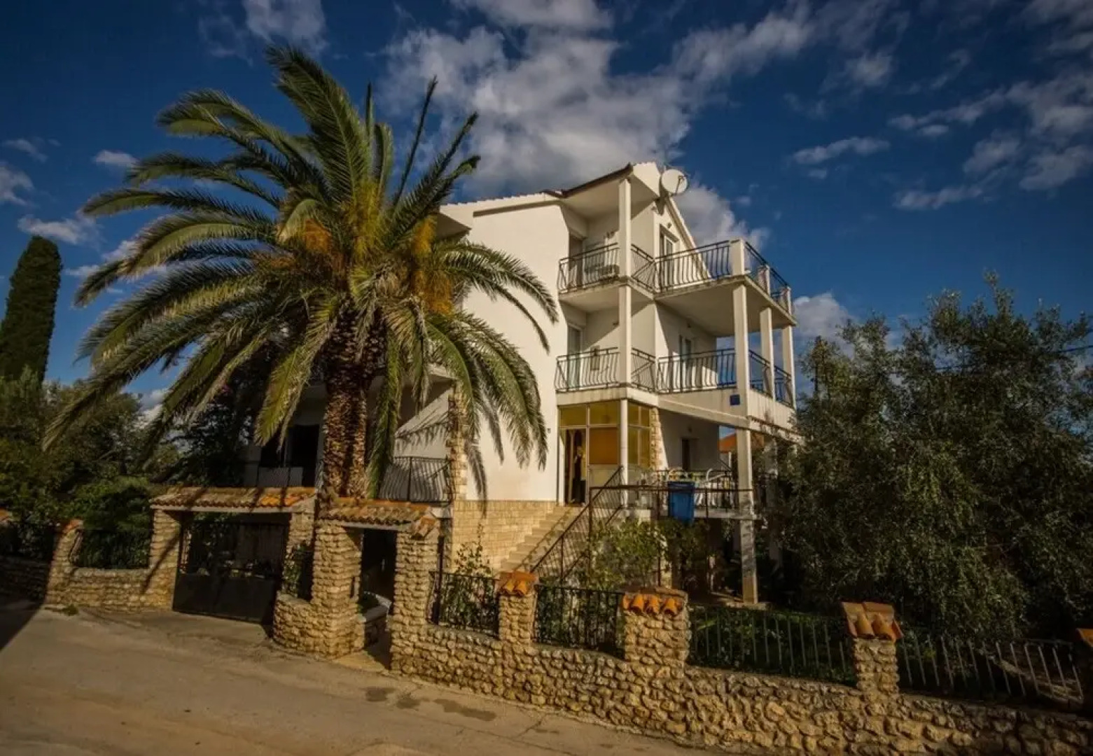 Daju - 3 Colours - A1 Plavi