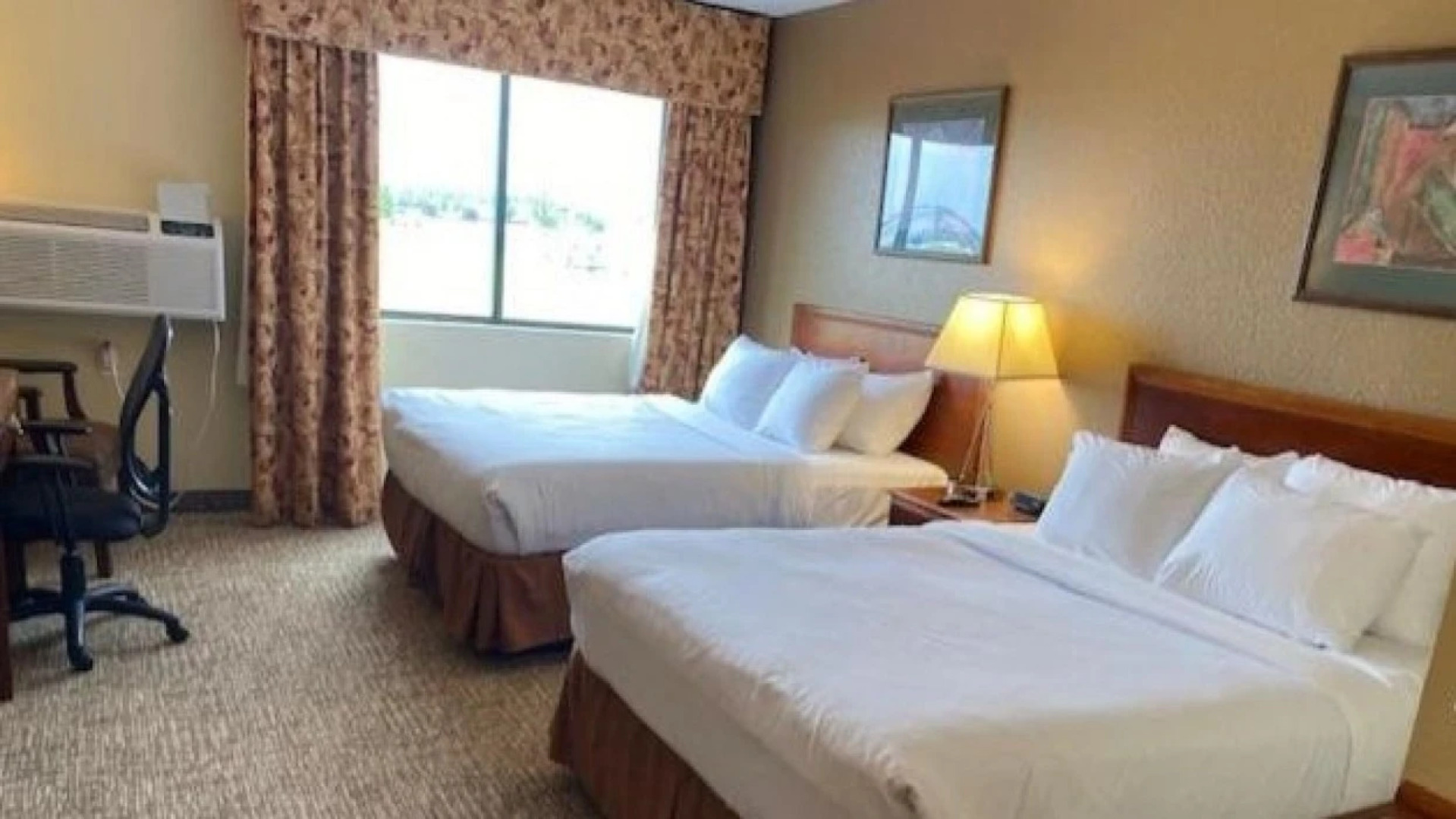 Comfort Inn & Suites At I-74 And 155