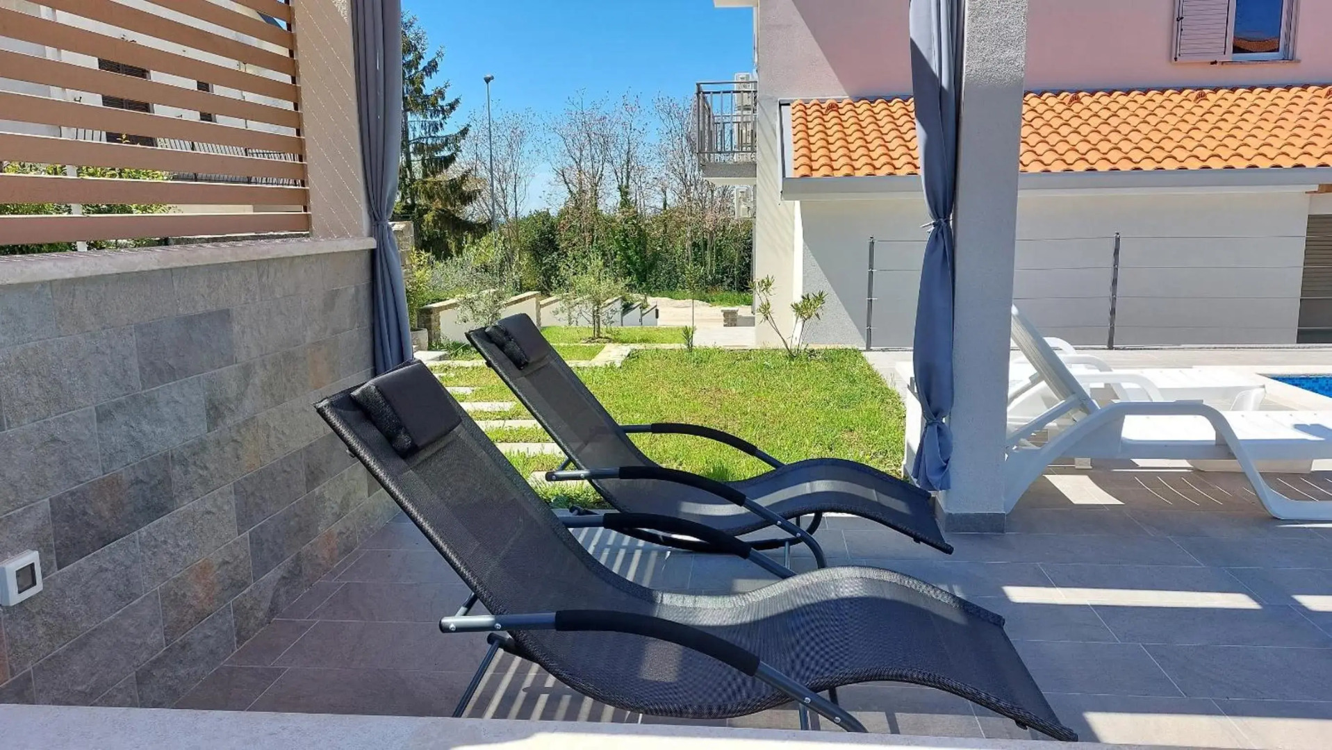 Villa Amoena with pool and sauna near Novigrad