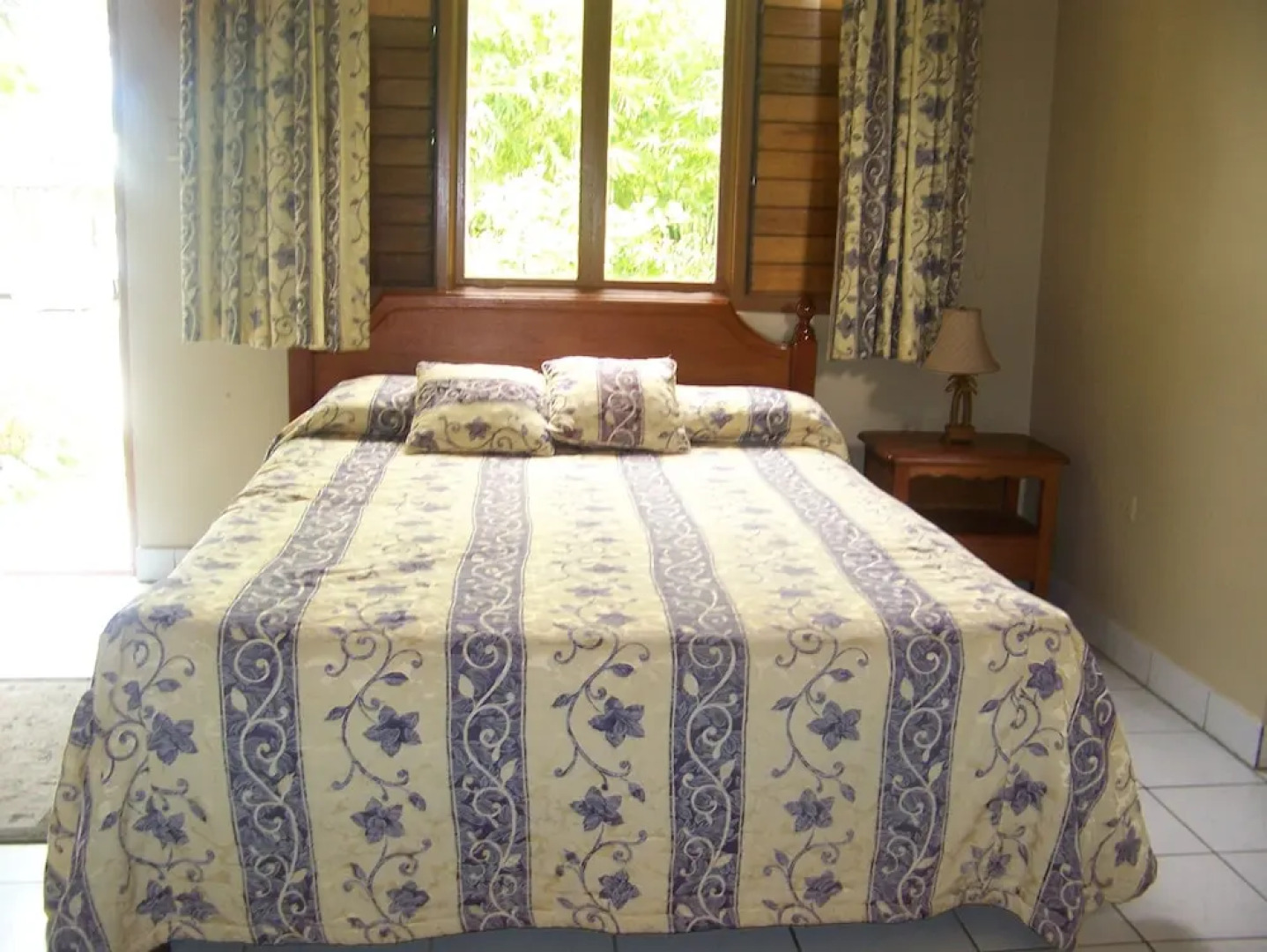 Rhodes Beach Resort Negril