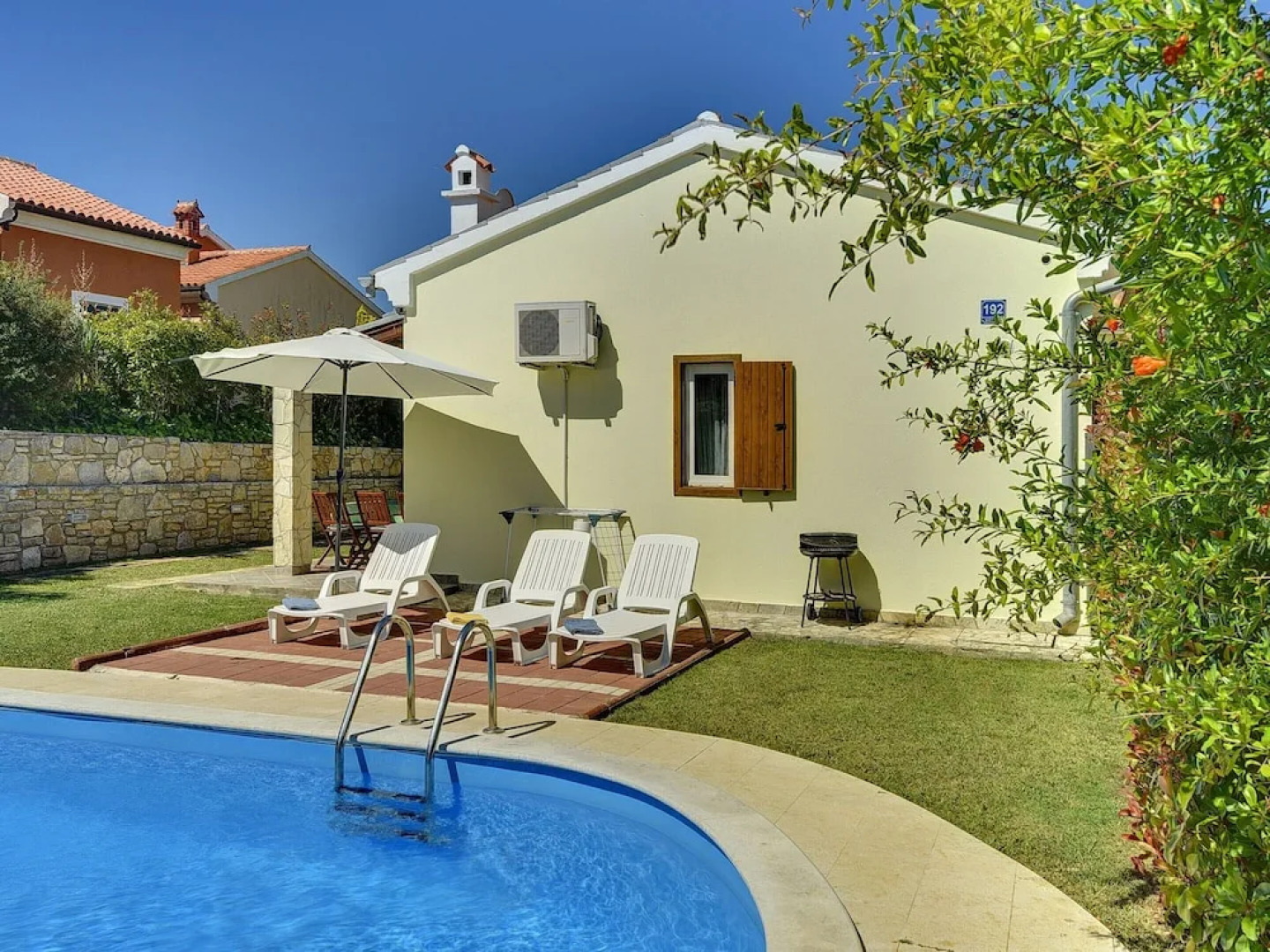 Detached Holiday House With Private Pool Only Near the Beach