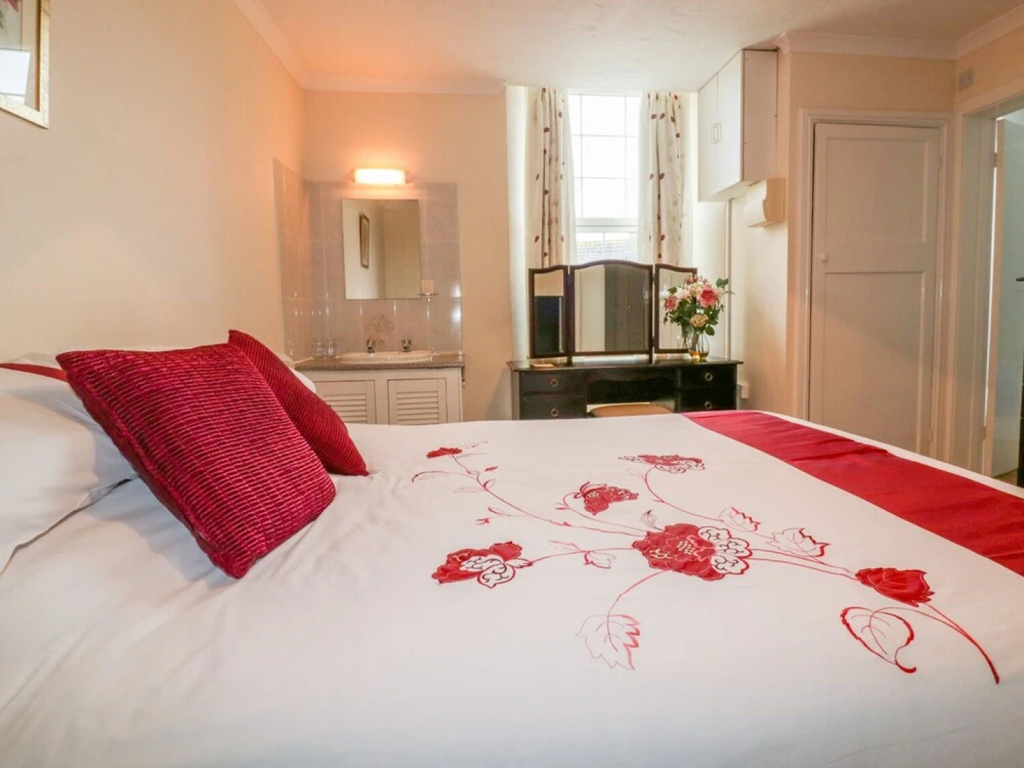 Yellow Sands Apartment 5