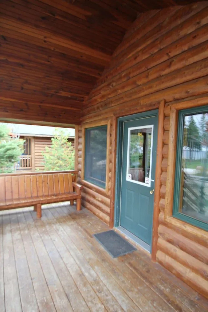 Mackinac Lake Trail Motel