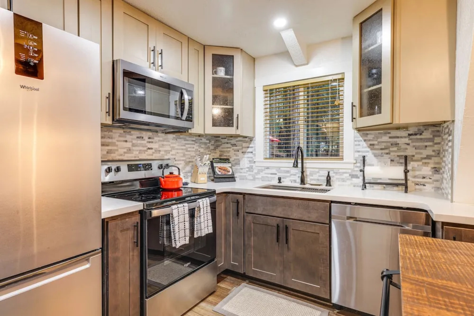 3 Mi to Calaveras Big Trees: Cabin w/ Fire Pit!