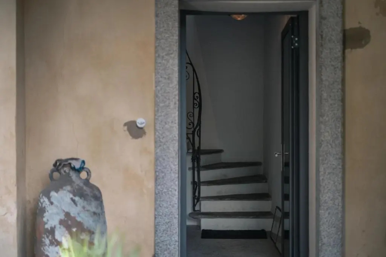 Luxury Apartment with a balcony lake Lago Maggiore