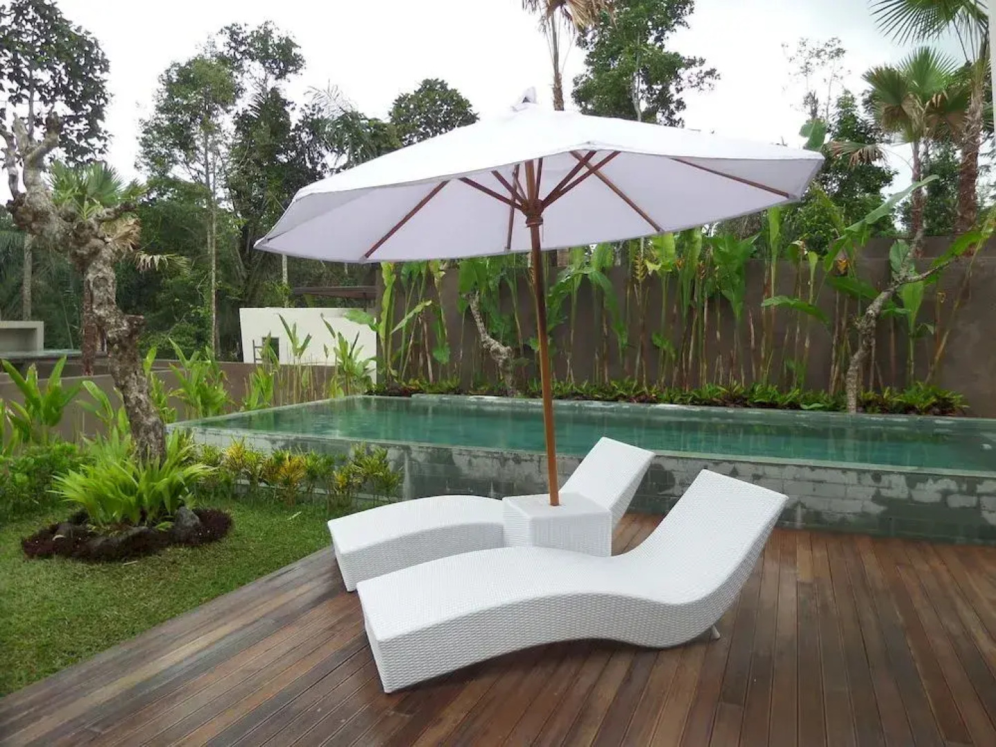 Senetan Villa and Spa Resort