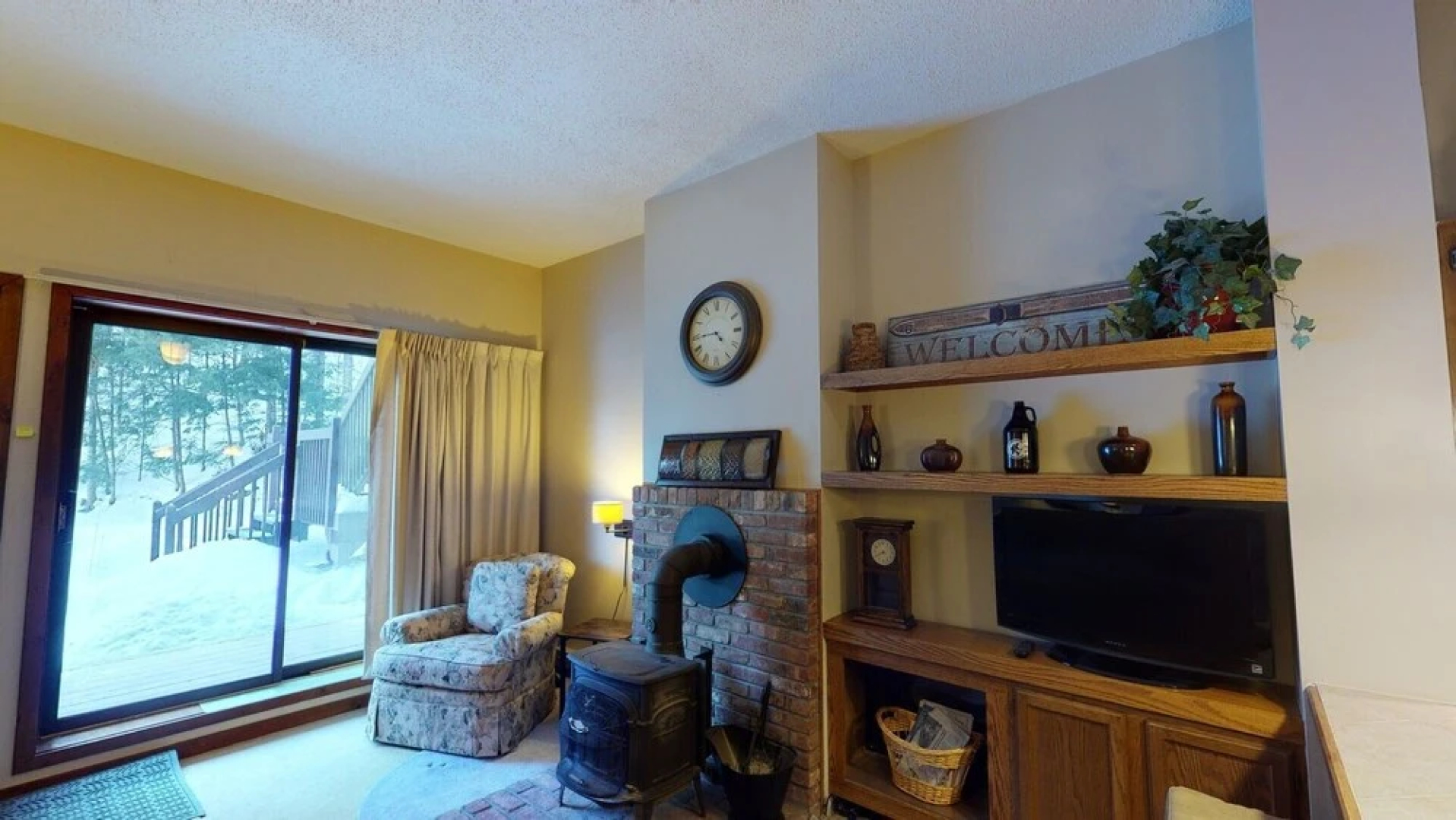 Wintergreen 106 - Cozy And Peaceful Condo, Conveniently Located Between Killington And Pittsfield 1 Bedroom Condo by RedAwning