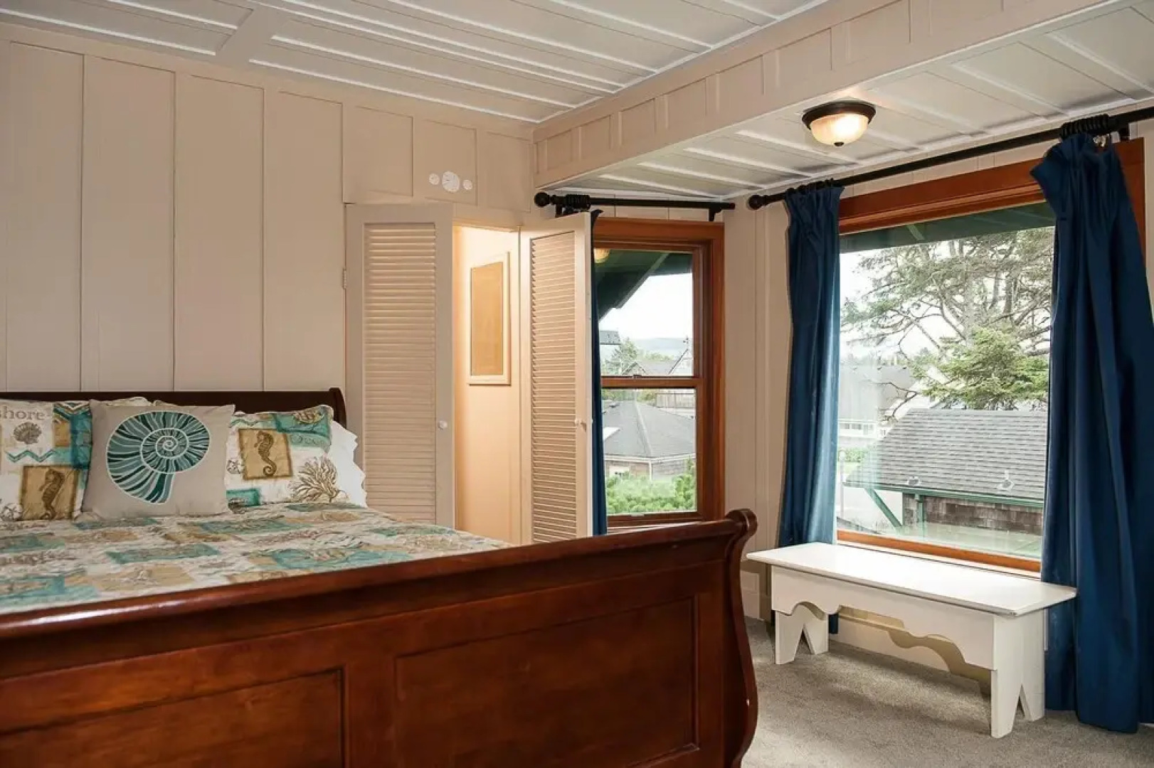 The Tides 4 Br home by RedAwning