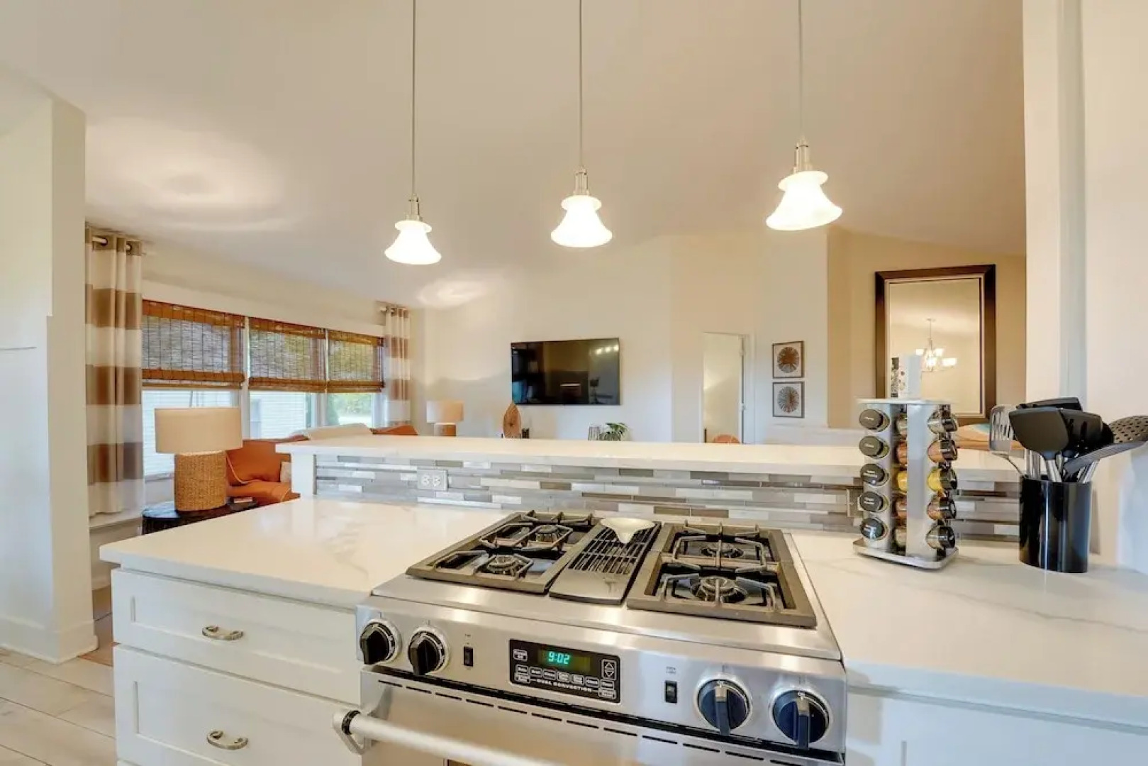 Holland Home: Walk to the Beach!