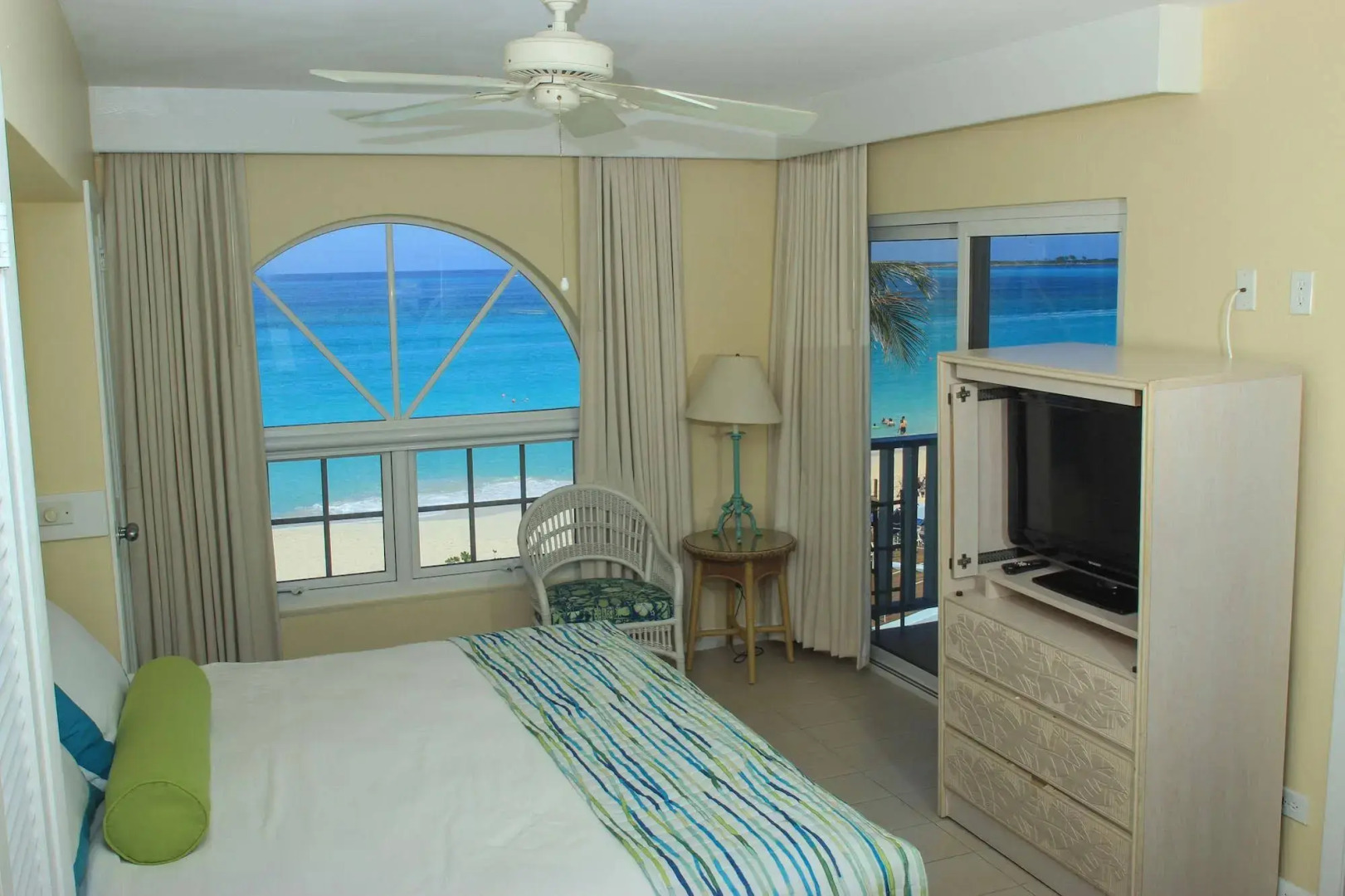 Paradise Island Beach Club by RedAwning