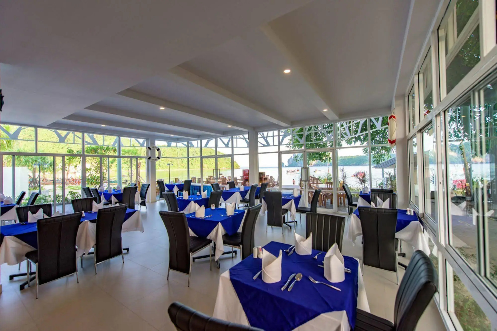 Phi Phi Harbour View Hotel