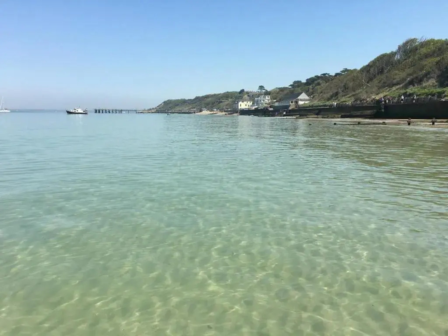 Bay - Brambles Chine, Colwell Bay - 5 star WiFi - Short walk to The Hut and beach - 1 night stays available