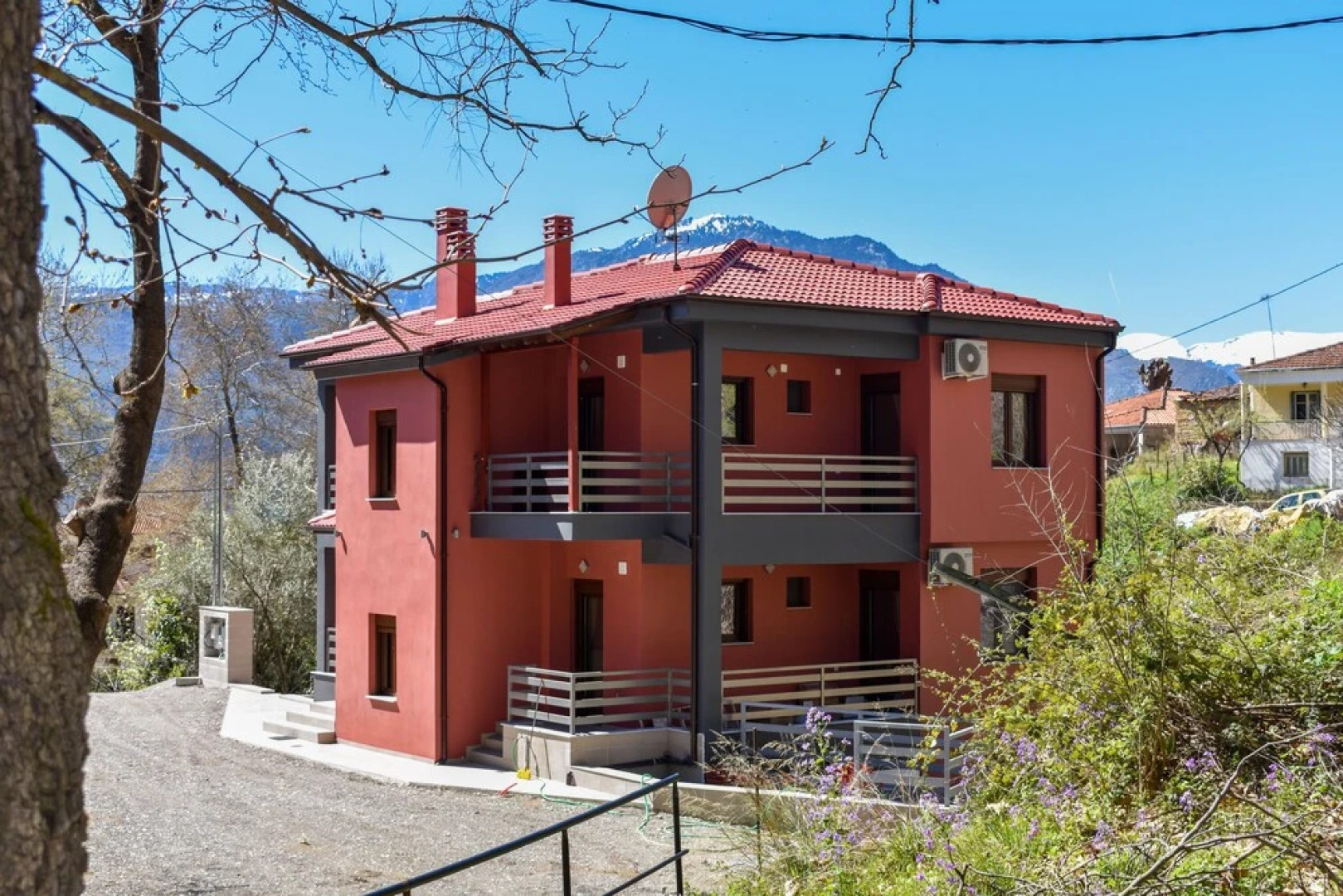 Elia Deluxe Accommodation