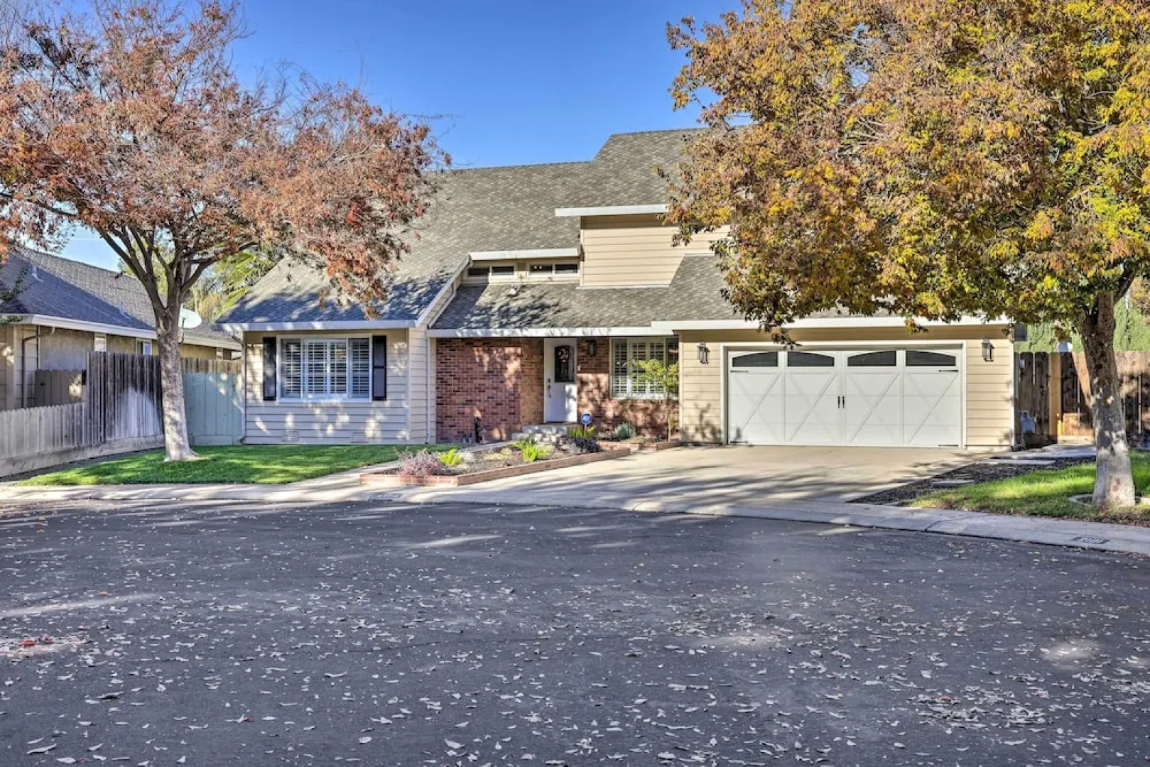 Modesto Home w/ Deck - 2 Mi to Vintage Faire Mall
