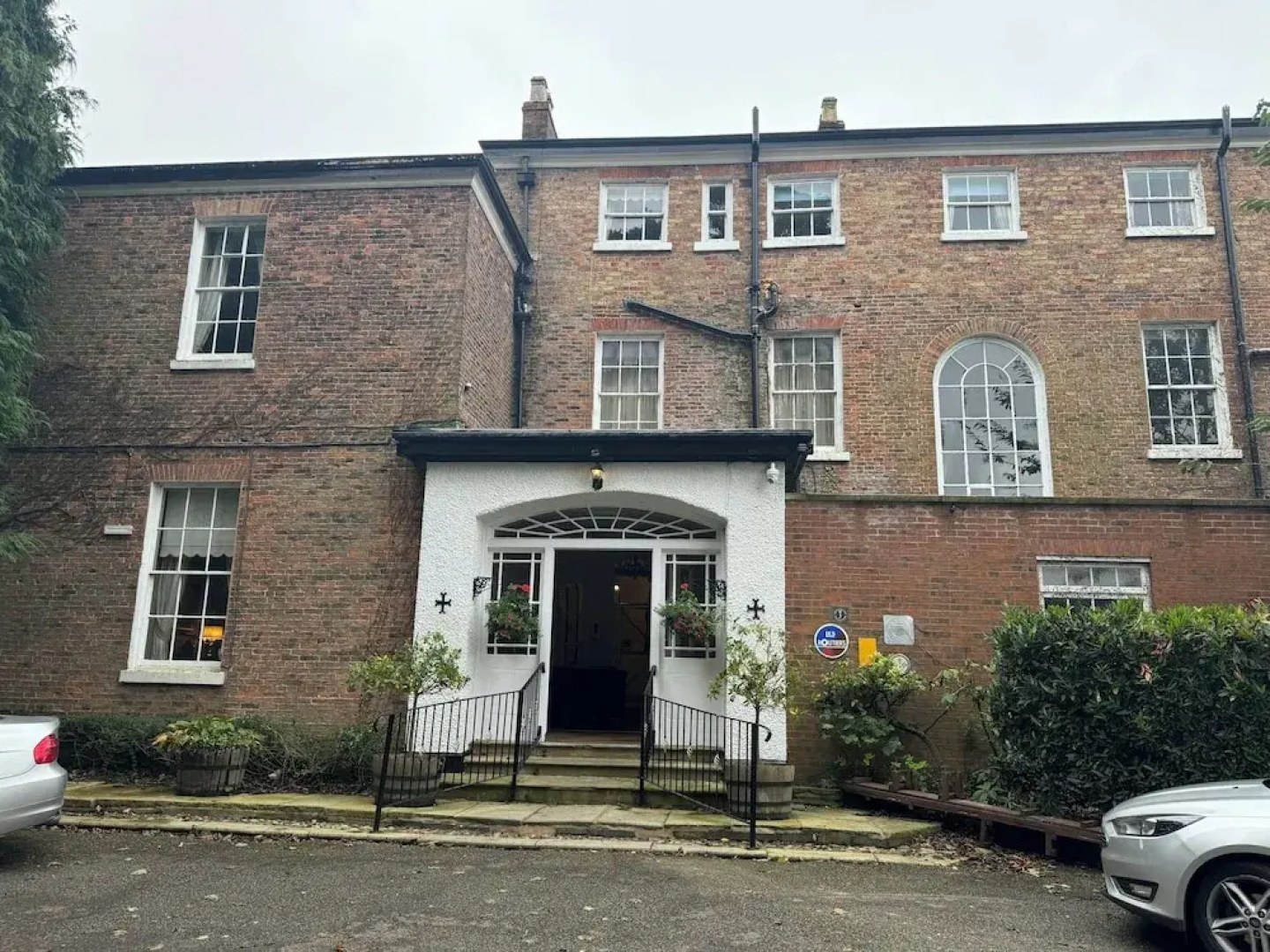 The Rowley Manor Hotel