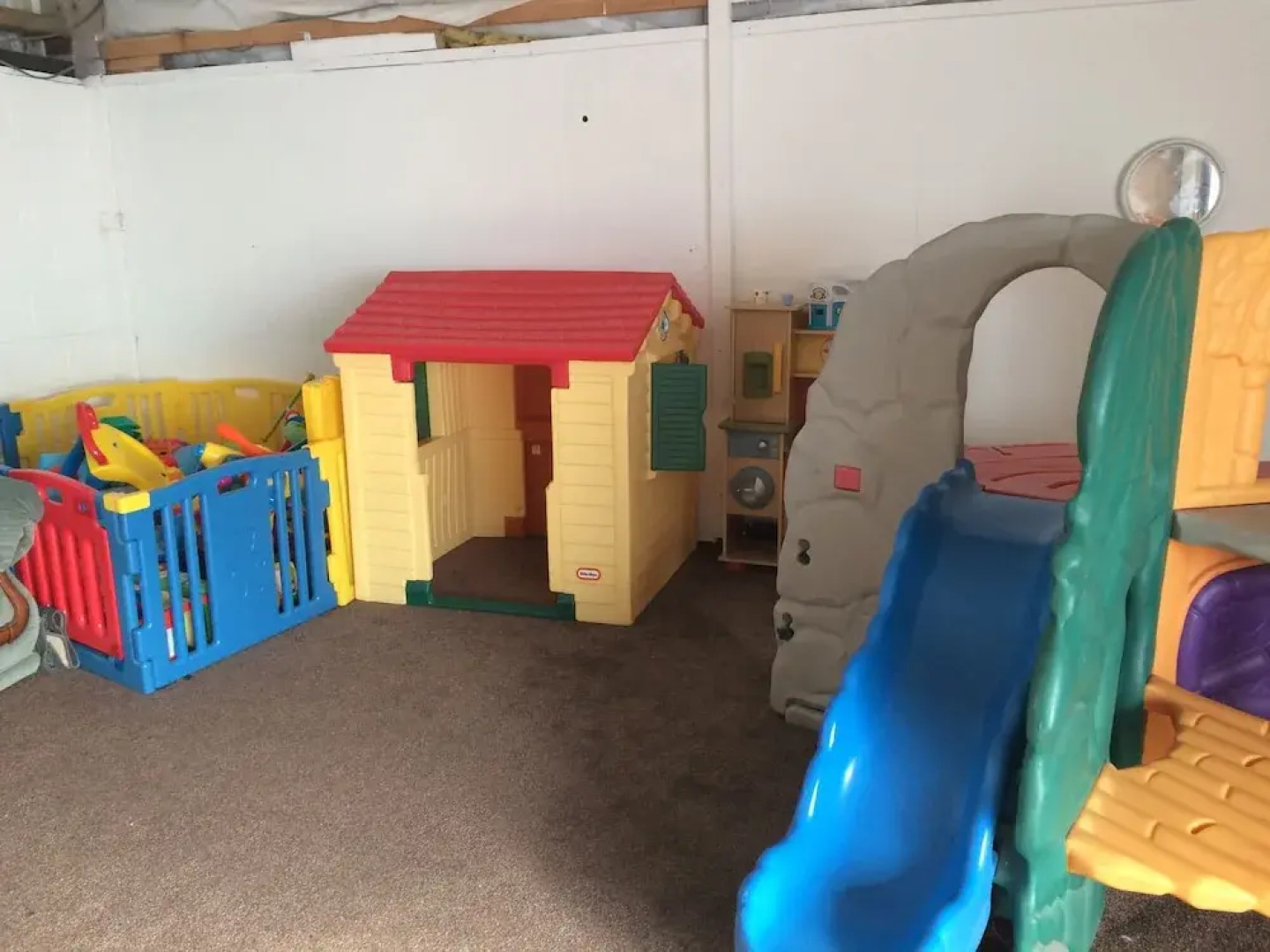 Birchenfields Family Friendly Cottages, Play Barn for all Ages and Summer Hous