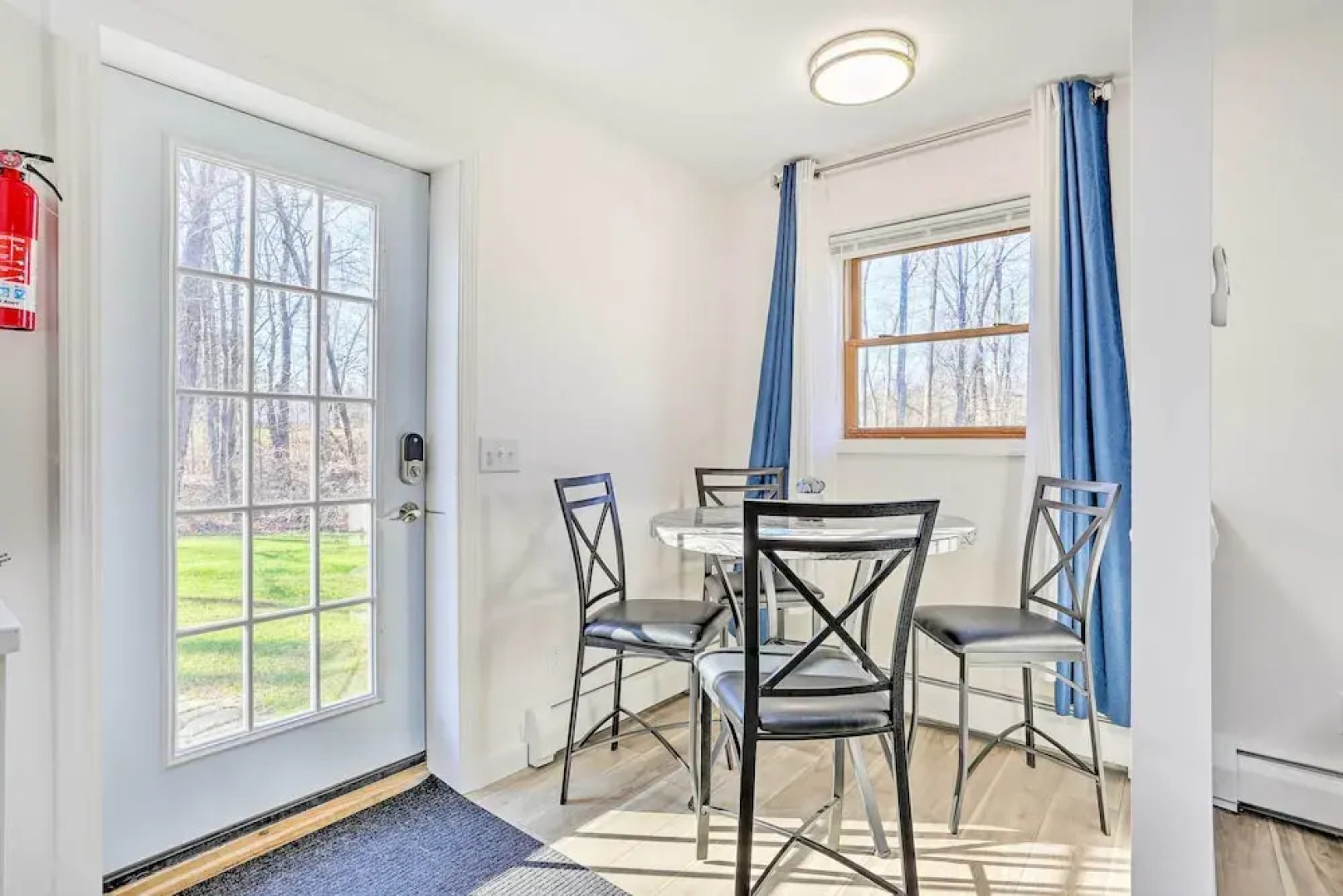 New Paltz Apt - 11 Mi to Poughkeepsie!