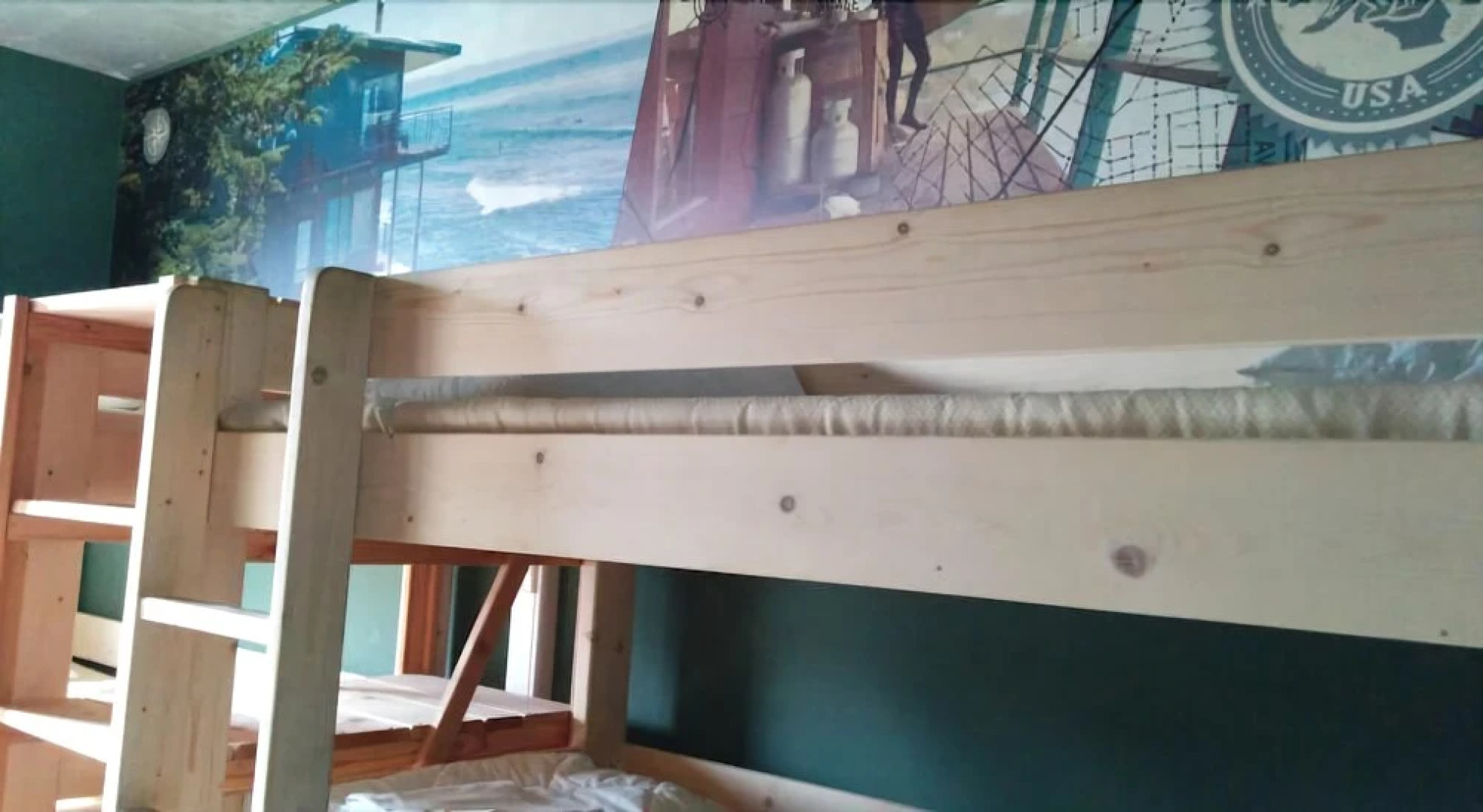 Lakeside Paradise Sleep Inn Hostel