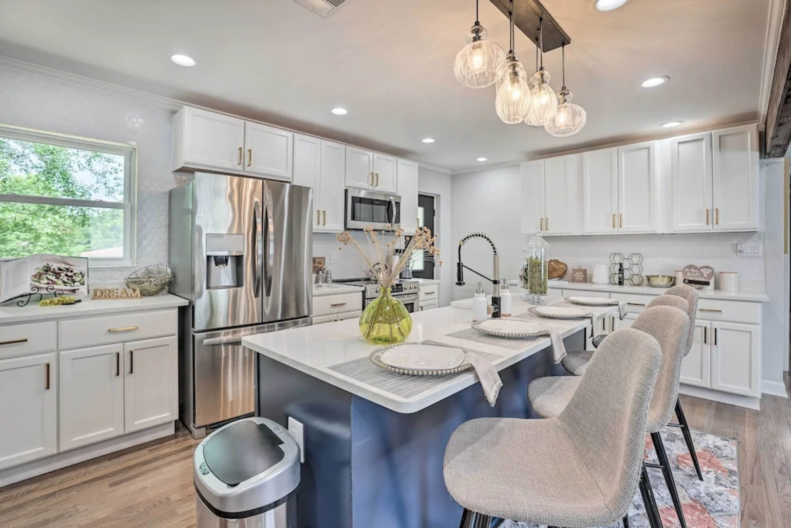 Modern, Colorful Home ~ 2 Mi to Tuskegee Uni