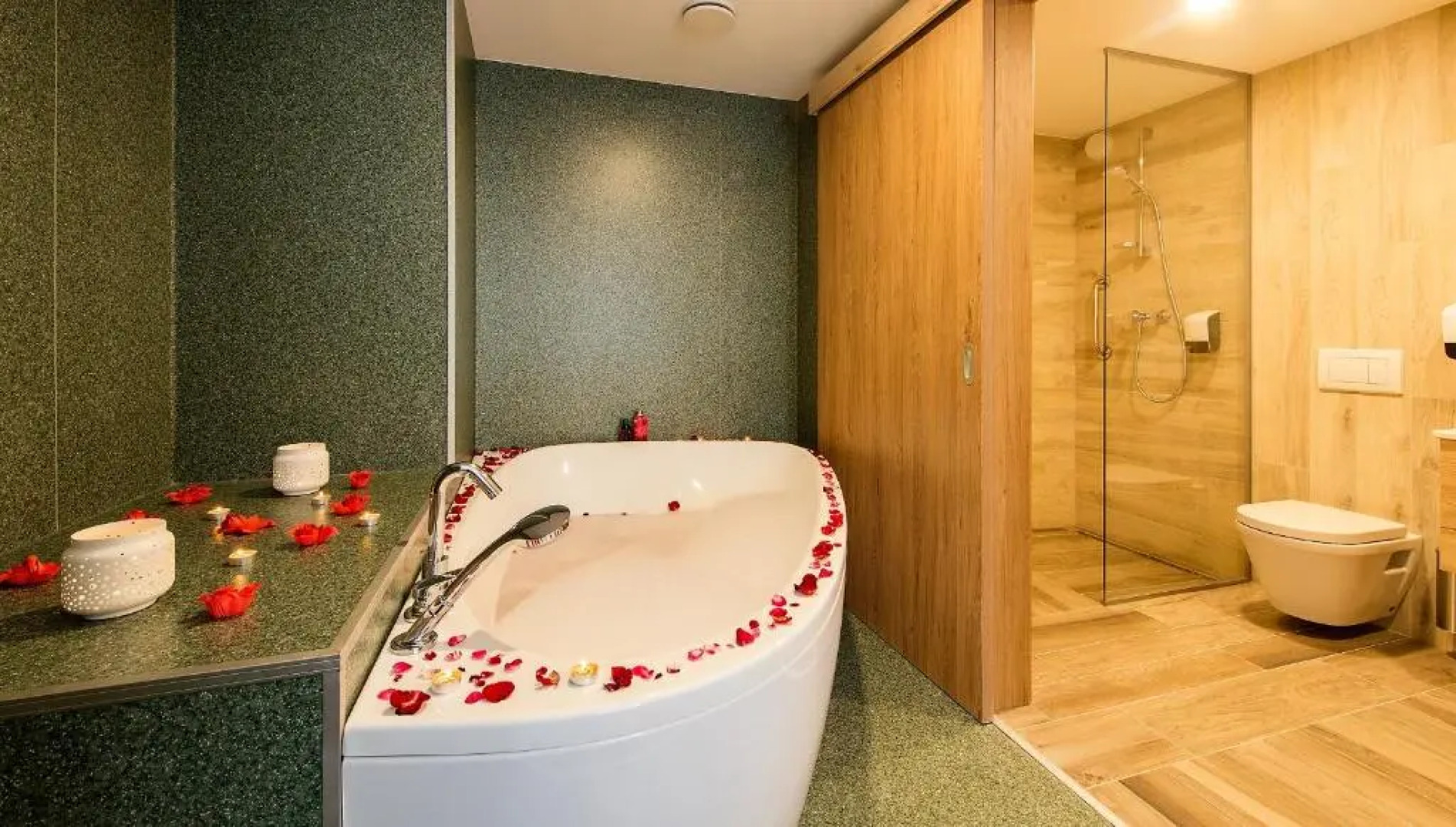 Akademia Hotel **** Balatonfured