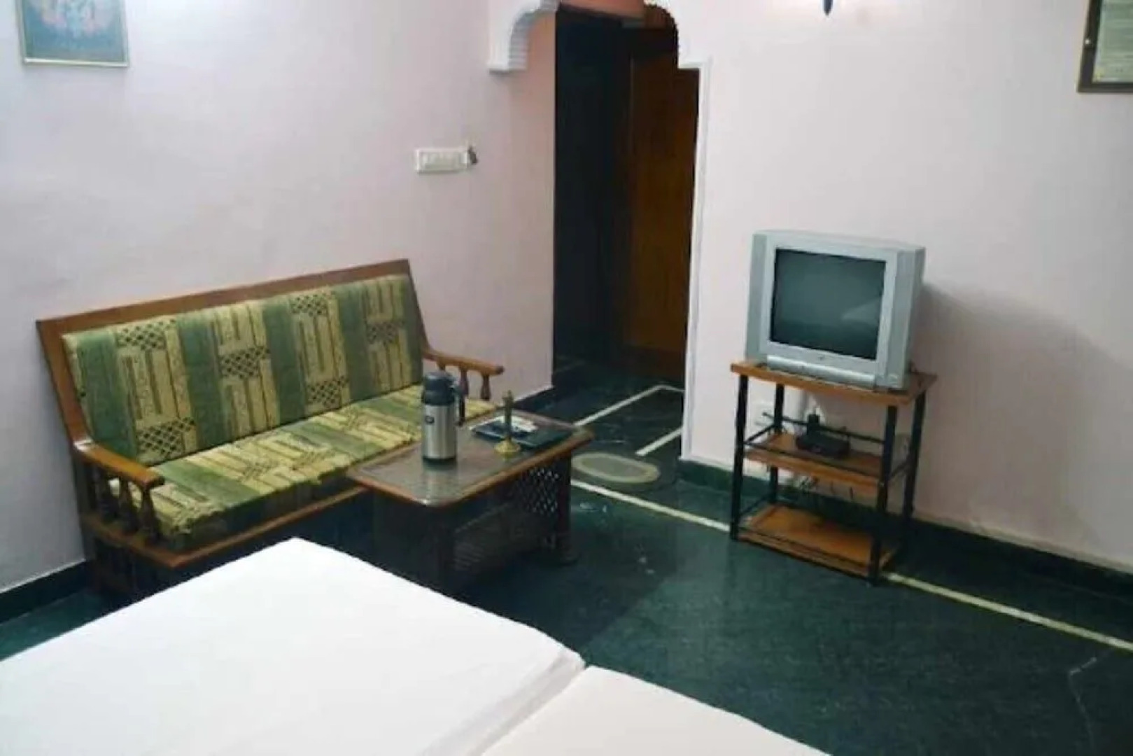 Hotel Rathore Lodge & Restaurant