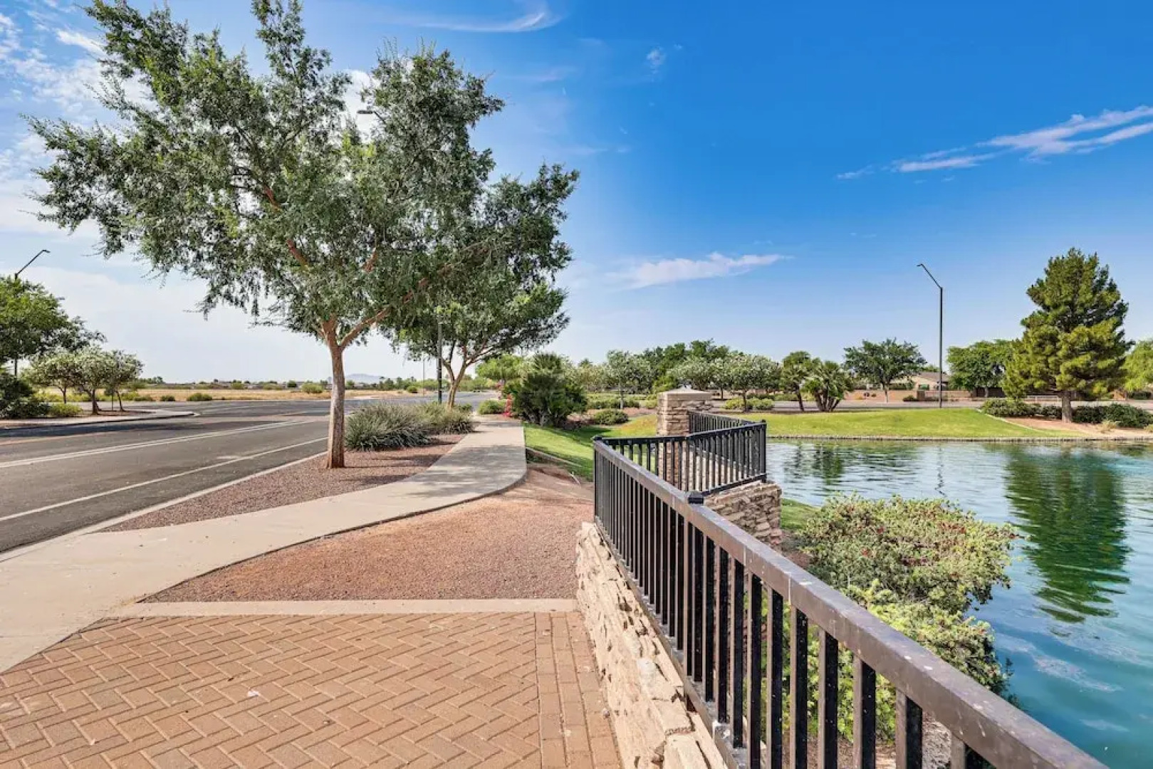 Quiet Casa Grande House Next to Villago Park!