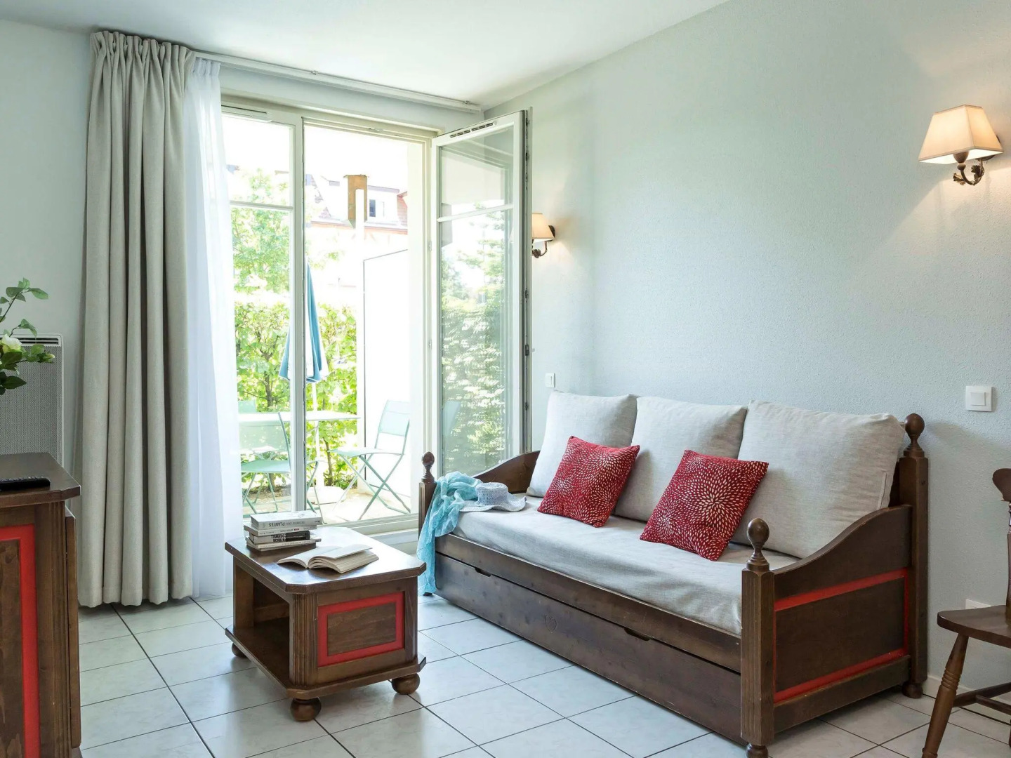 Picturesque apartment with a dishwasher on a quiet place.