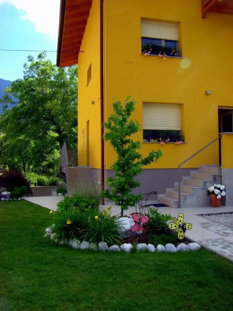 Apartment and Rooms HISA SONCA